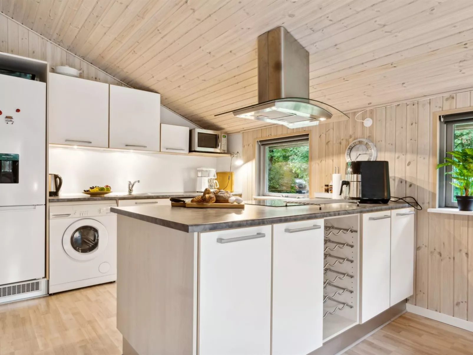 "Zaharinka" - 30km from the sea-Binnen