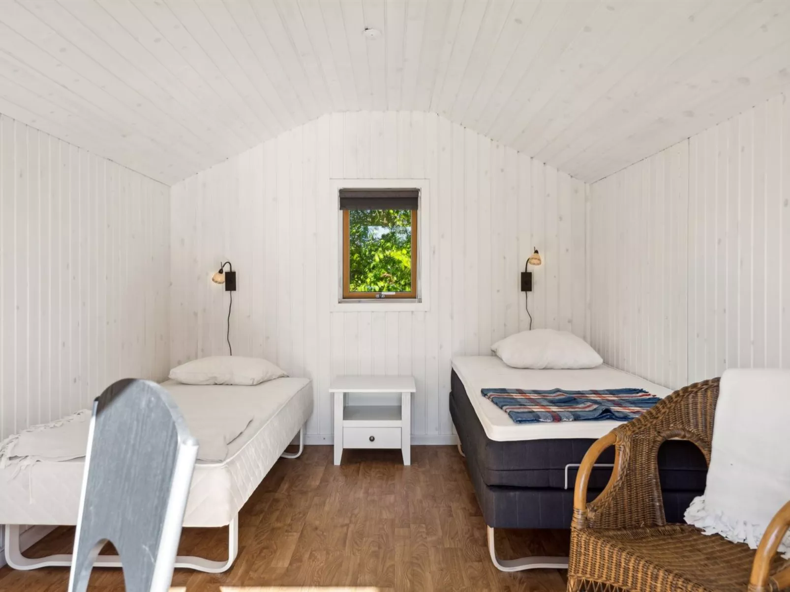 "Aldina" - 400m to the fjord-Binnen