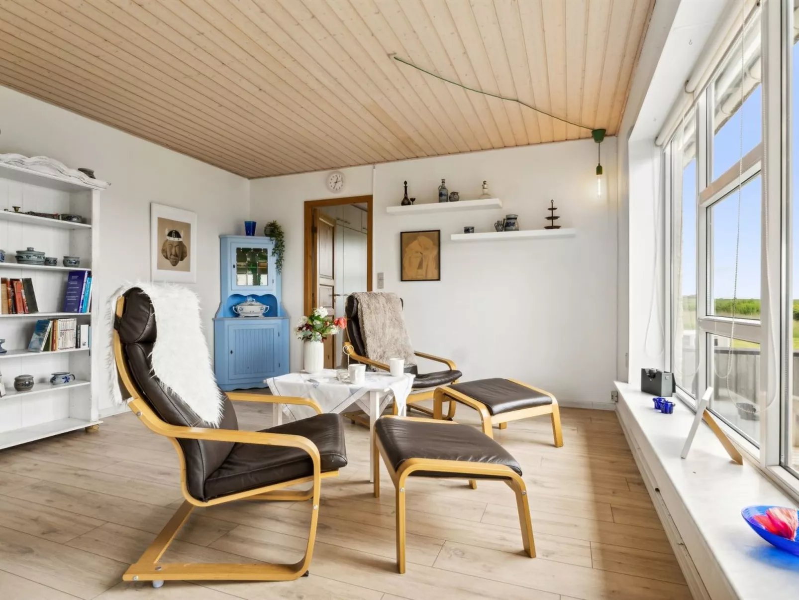 "Janin" - 400m from the sea-Binnen