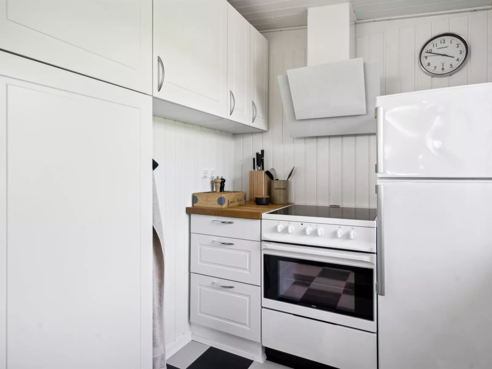 "Fokke" - 450m from the sea-Binnen