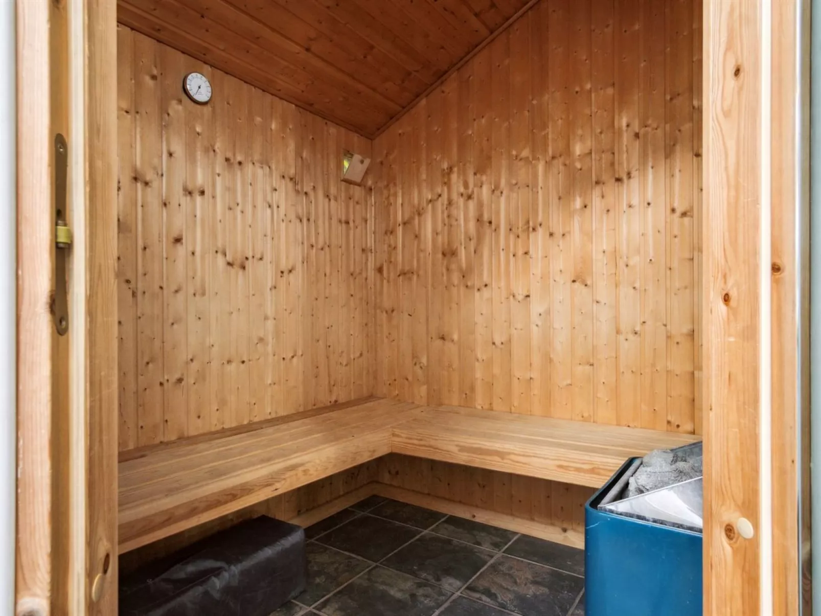 "Gunva" - 30km from the sea-Binnen