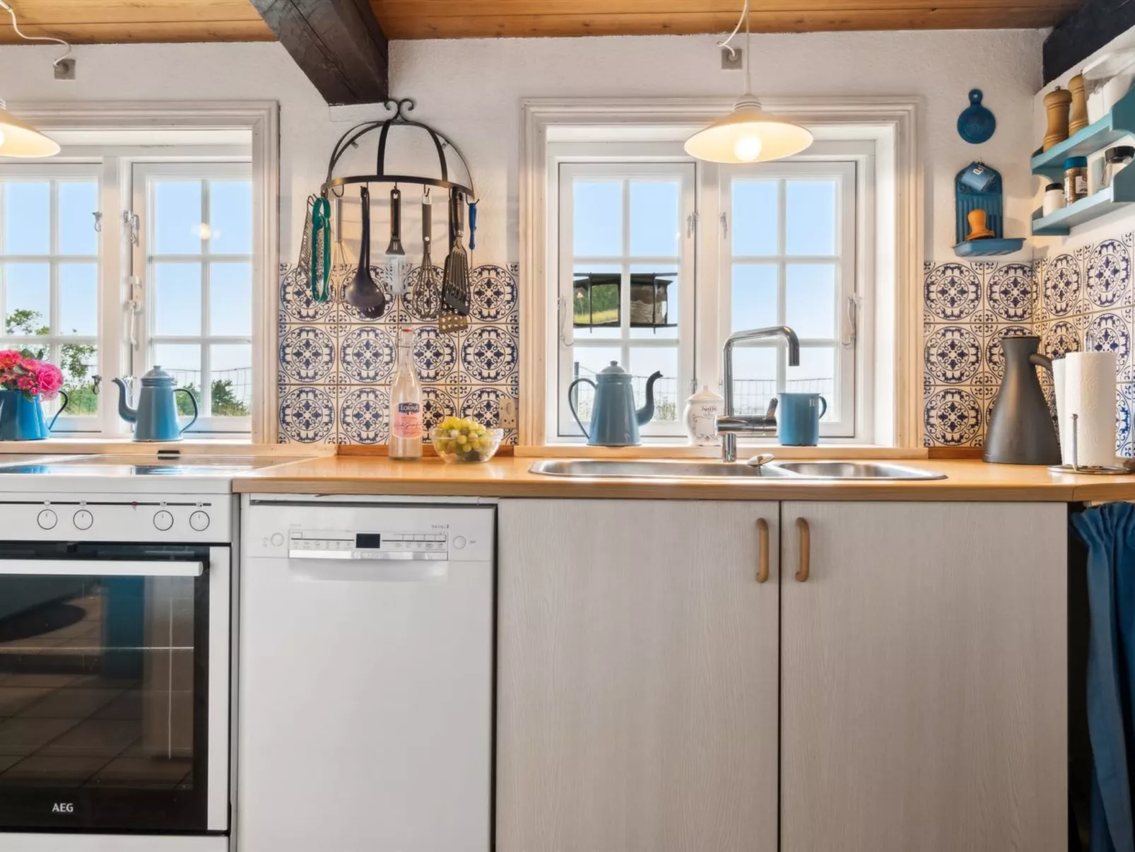 "Leoni" - 115m from the sea-Binnen