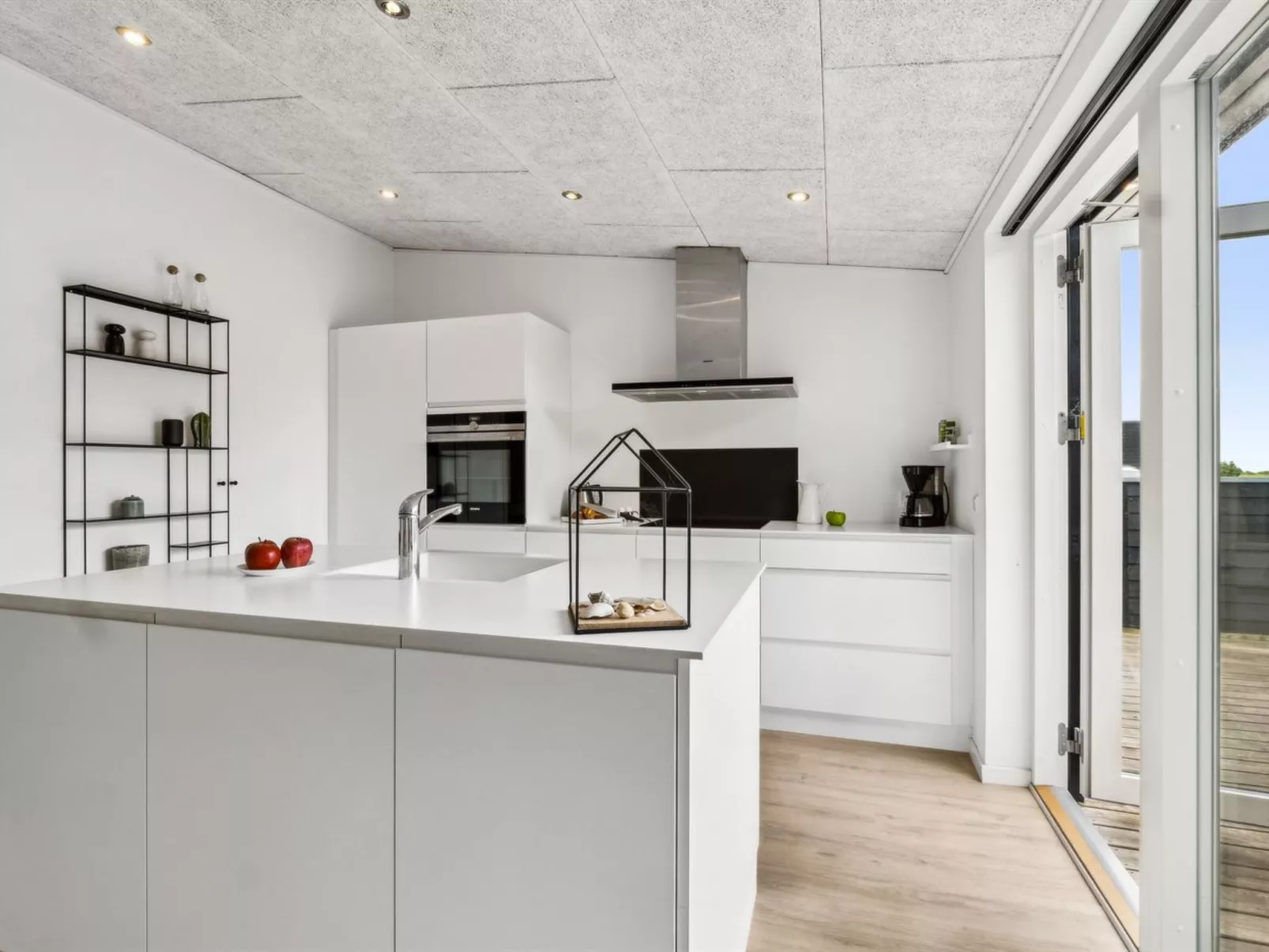 "Ingebrit" - 1.4km from the sea-Binnen