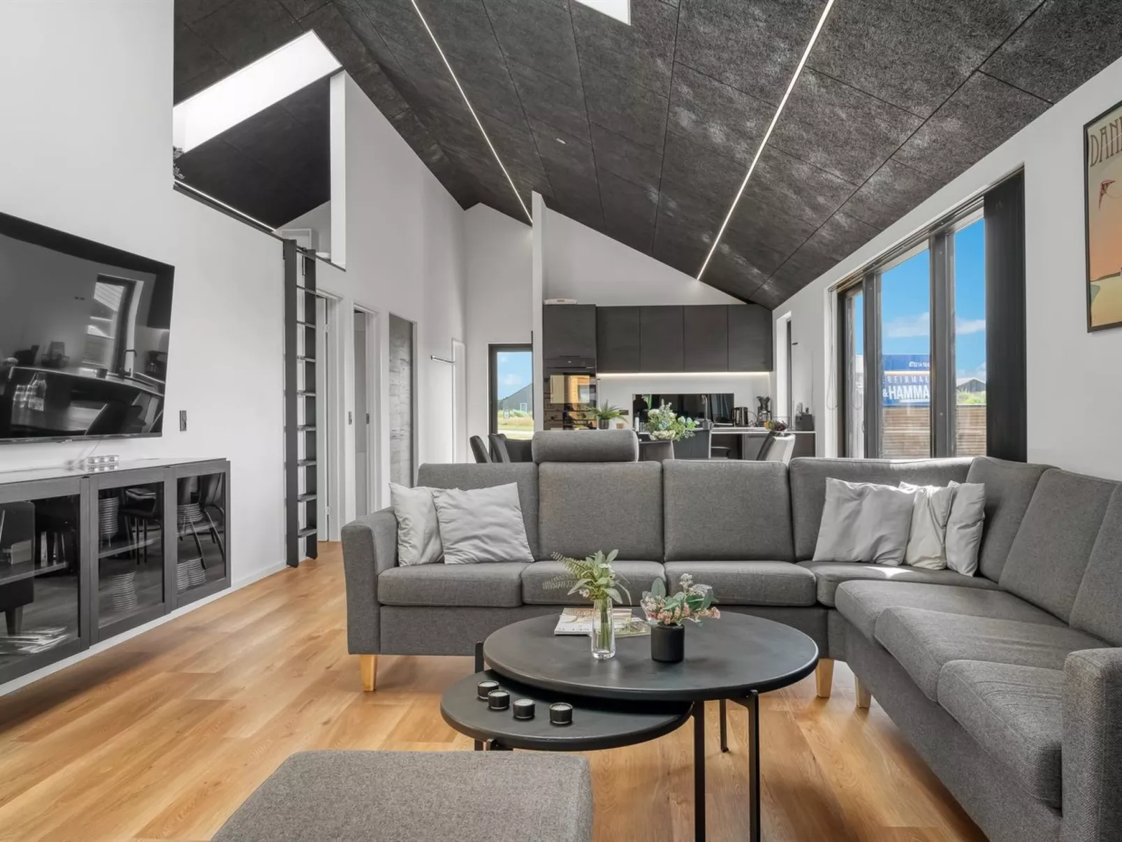 "Udder" - 1.5km from the sea-Binnen