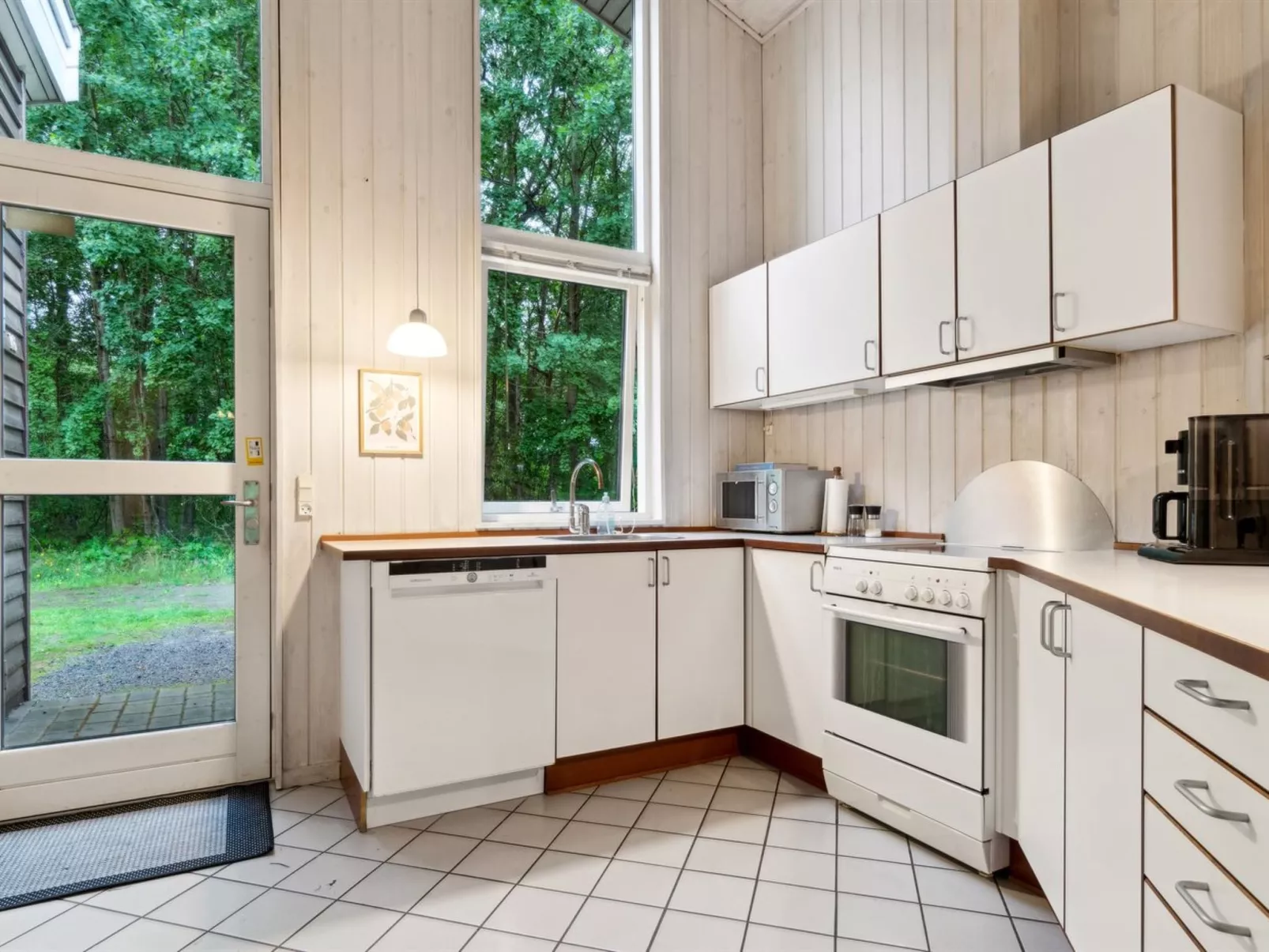 "Emmie" - 1.2km from the sea-Binnen