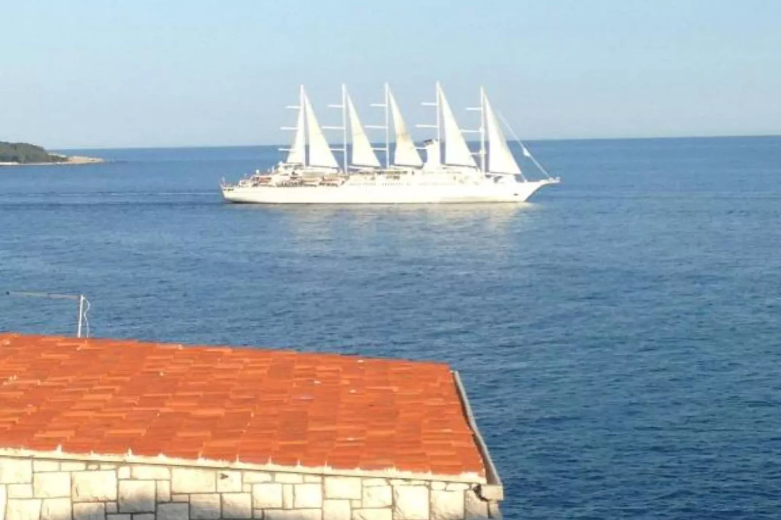 Apartments Aura - Comfort Studio Apartment 3 with shared swimming pool-Sfeer