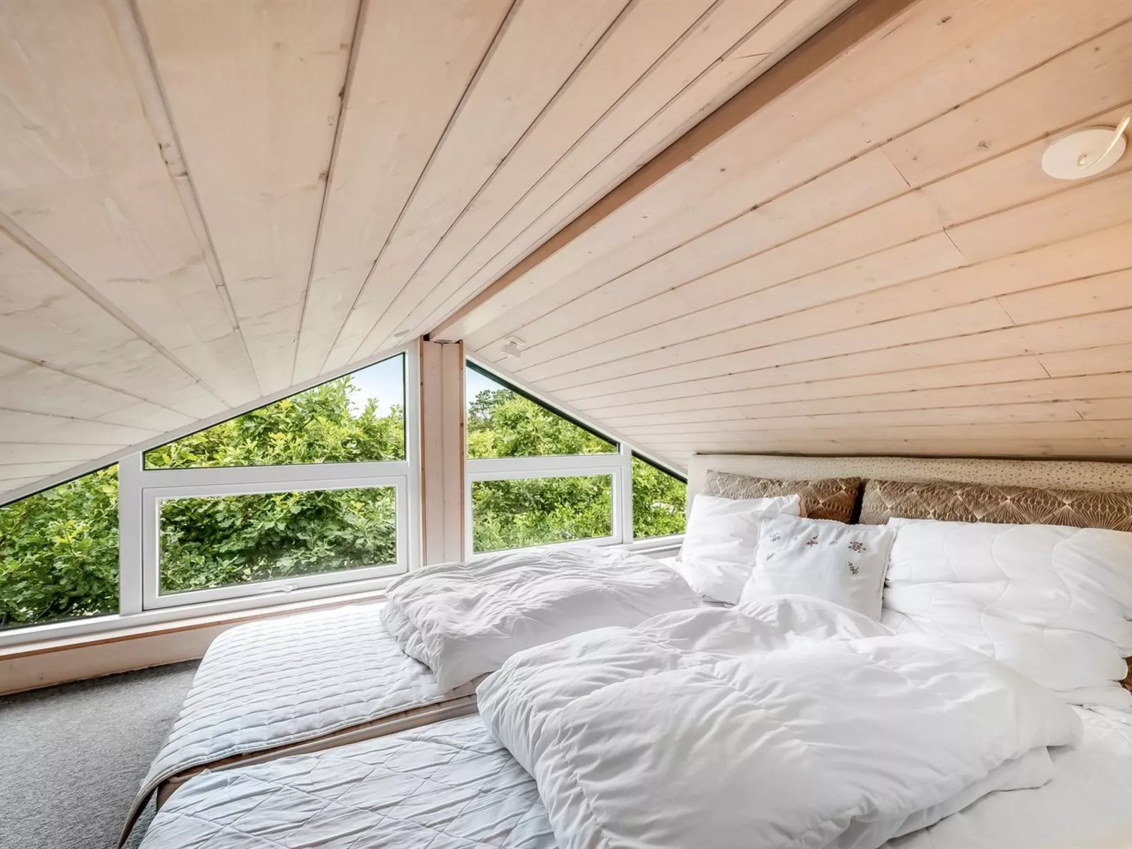 "Jarmunrek" - 400m to the fjord-Binnen