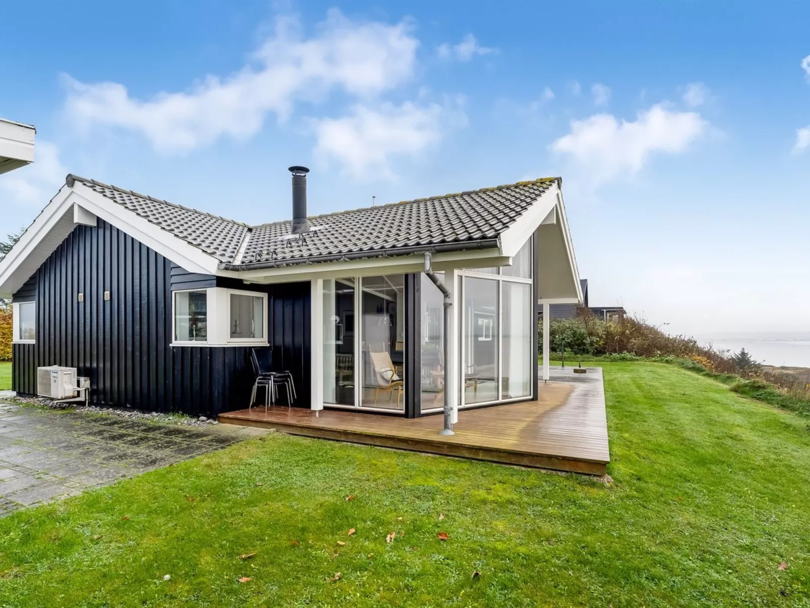 "Næwe" - 10m to the fjord-Buiten