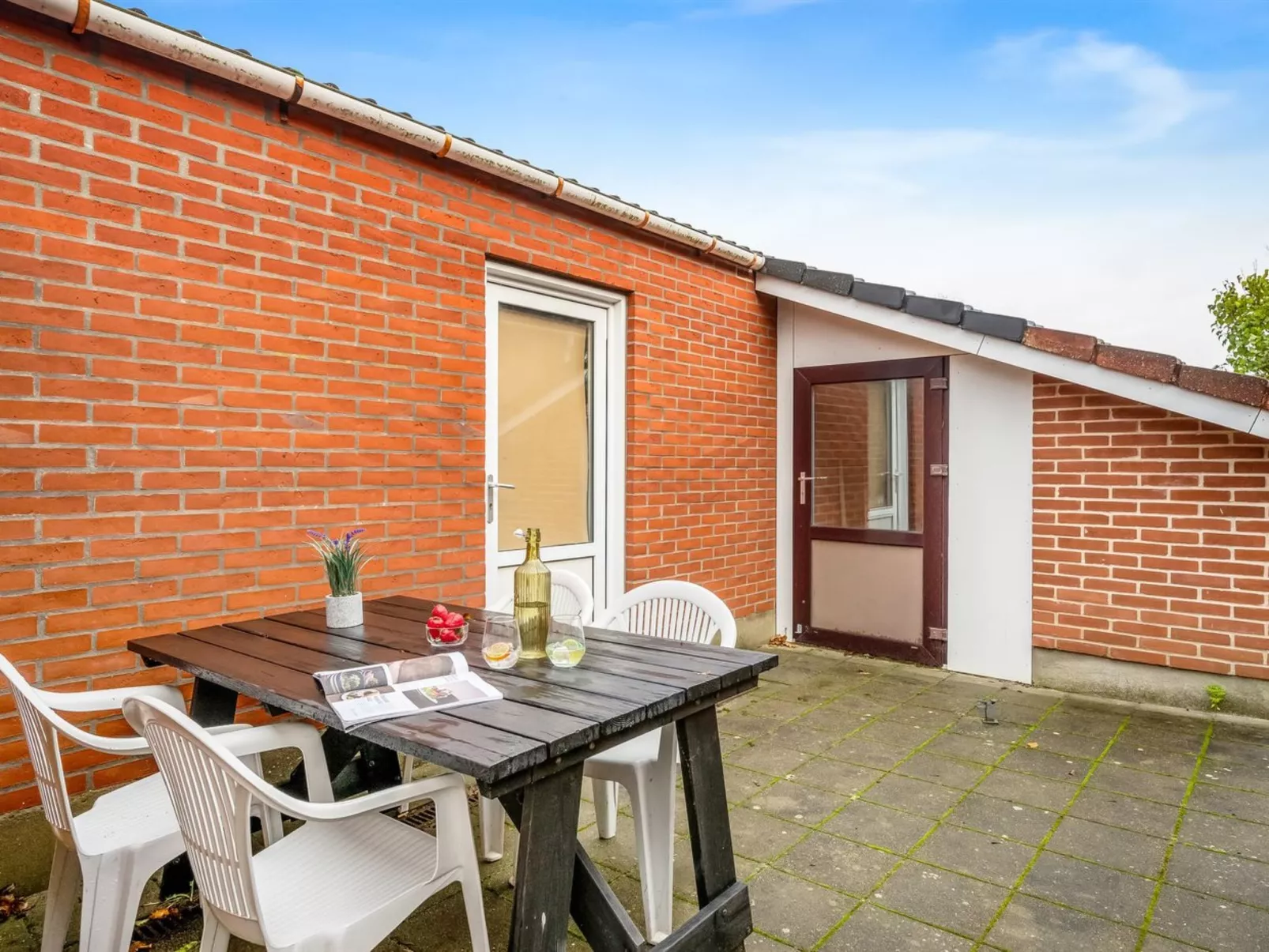 "Trpana" - 1km to the fjord-Buiten