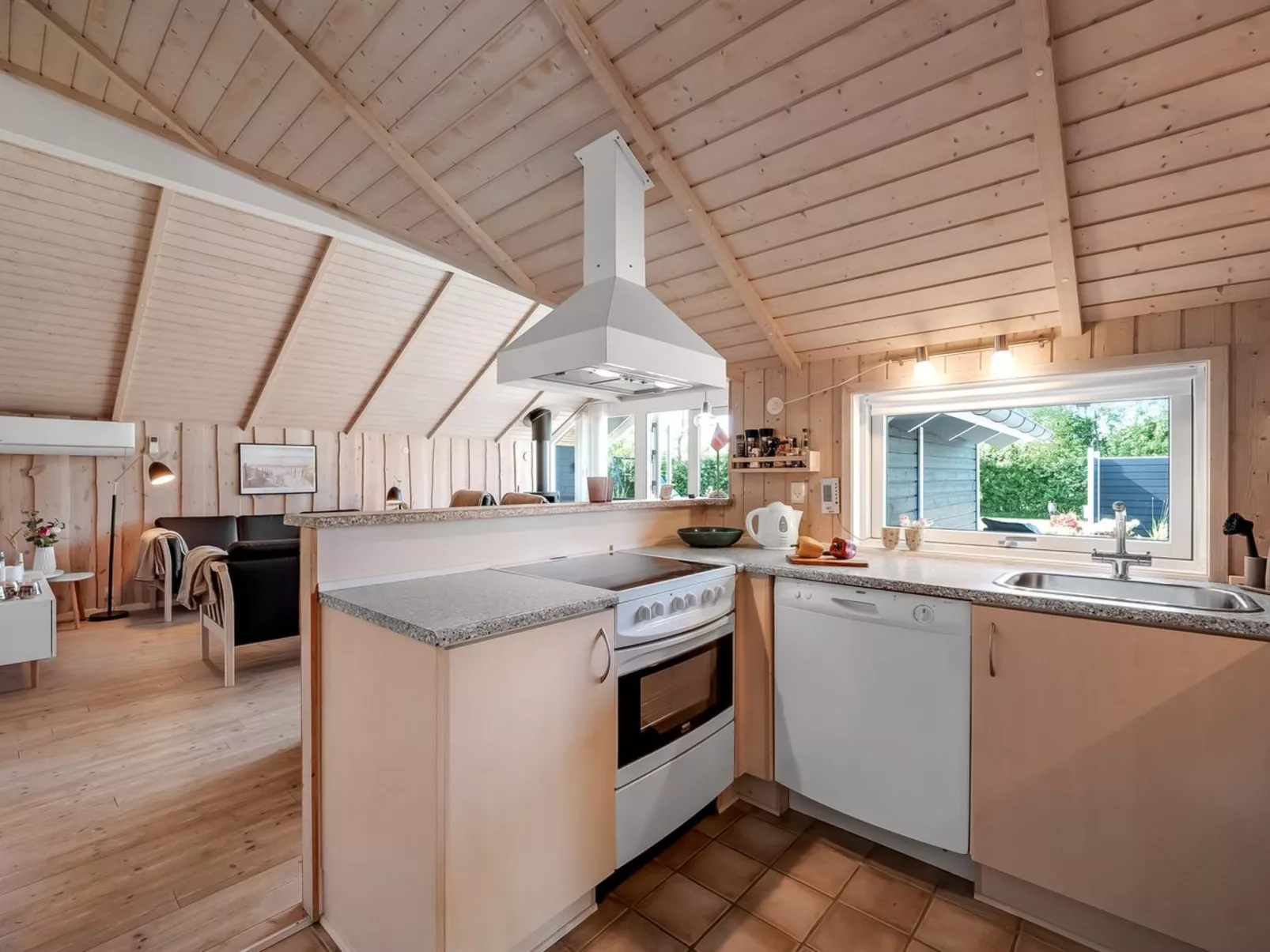 "Kuisma" - 1.1km to the fjord-Binnen