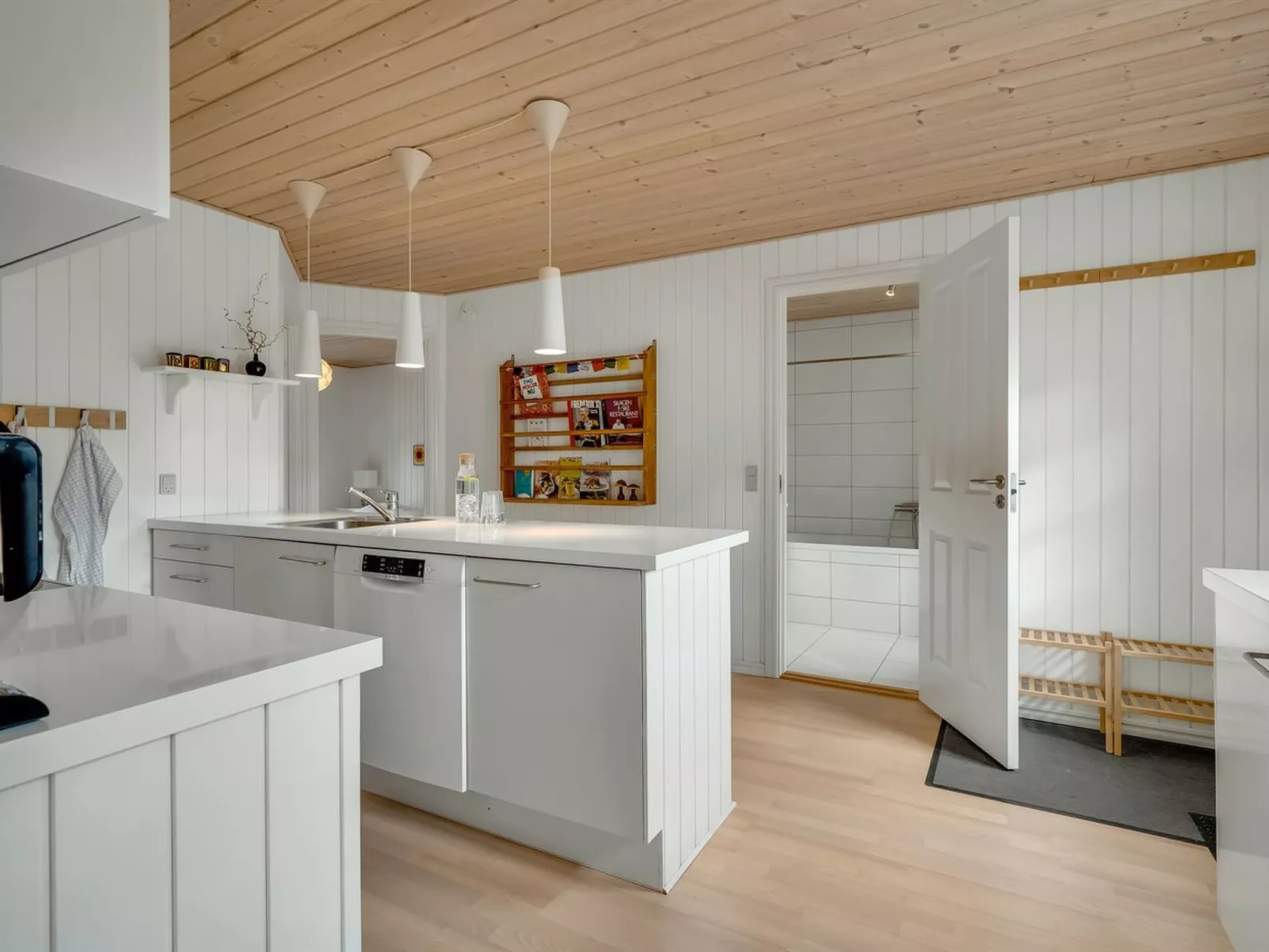 "Toska" - 3km from the sea-Binnen