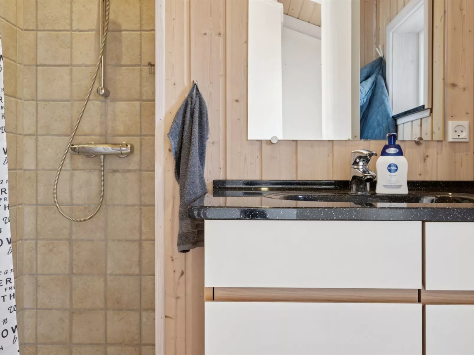 "Annegret" - 200m from the sea-Binnen