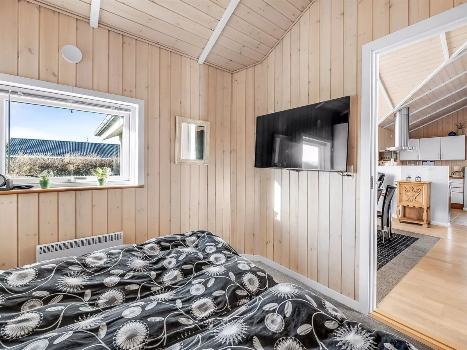 "Asgard" - 800m to the fjord-Binnen