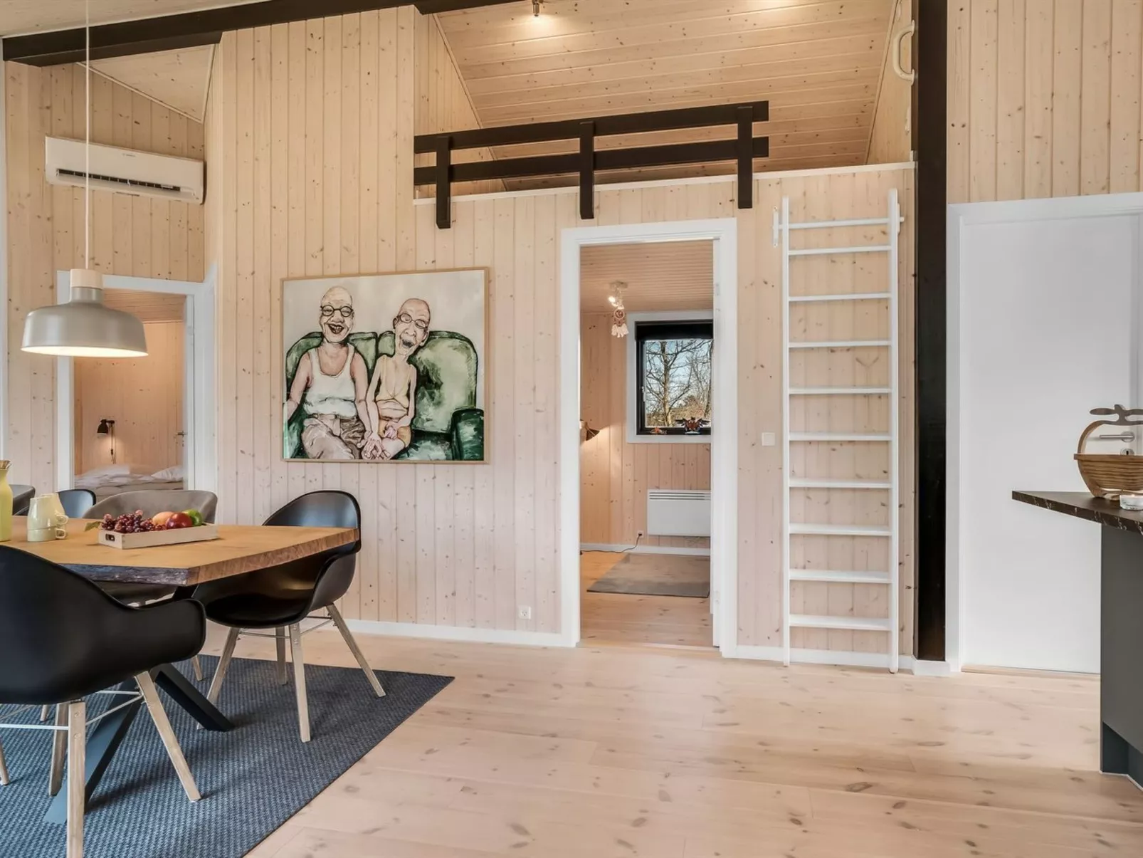 "Angelie" -  from the sea-Binnen