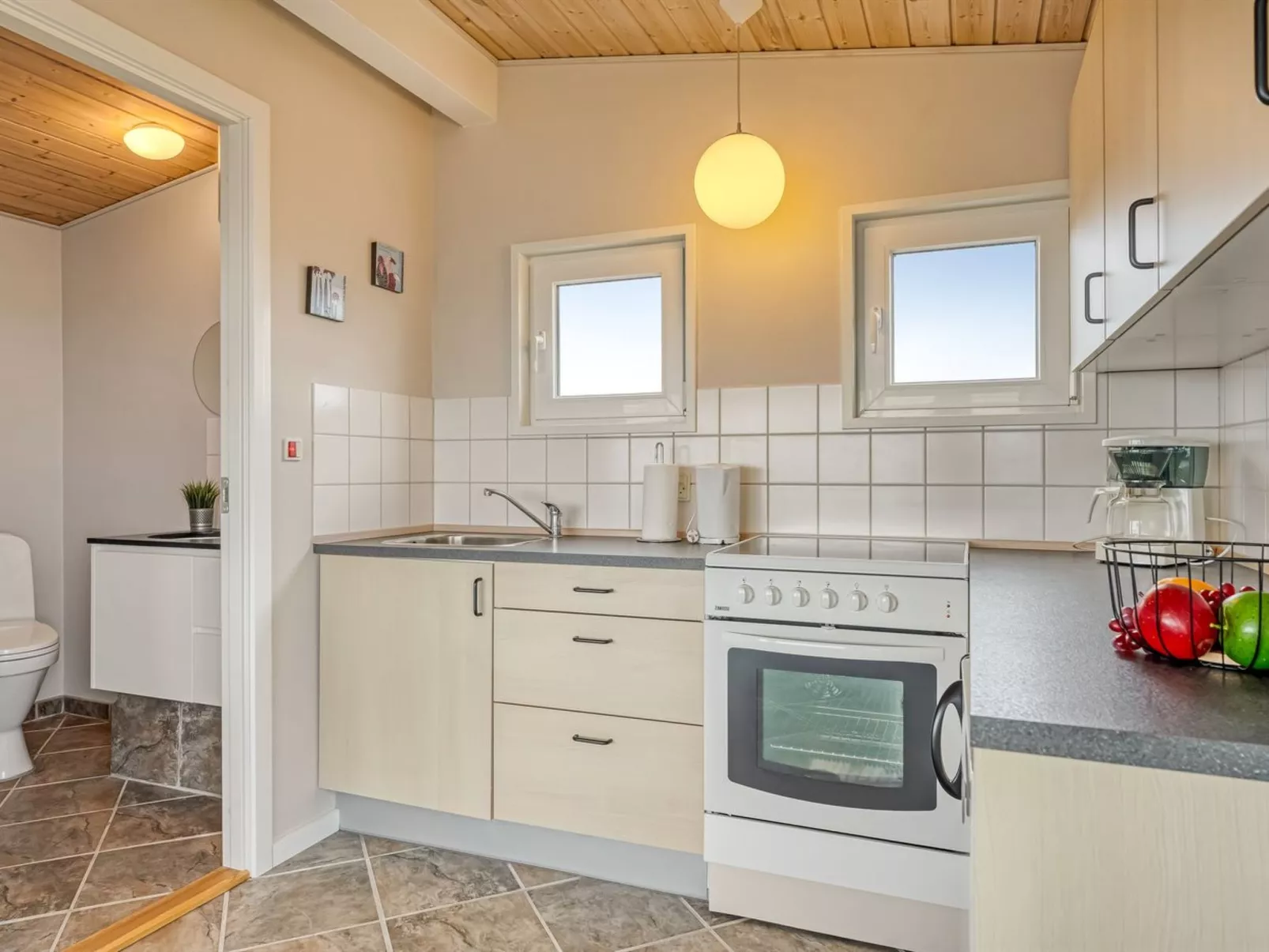 "Nyalle" - 50m to the fjord-Binnen