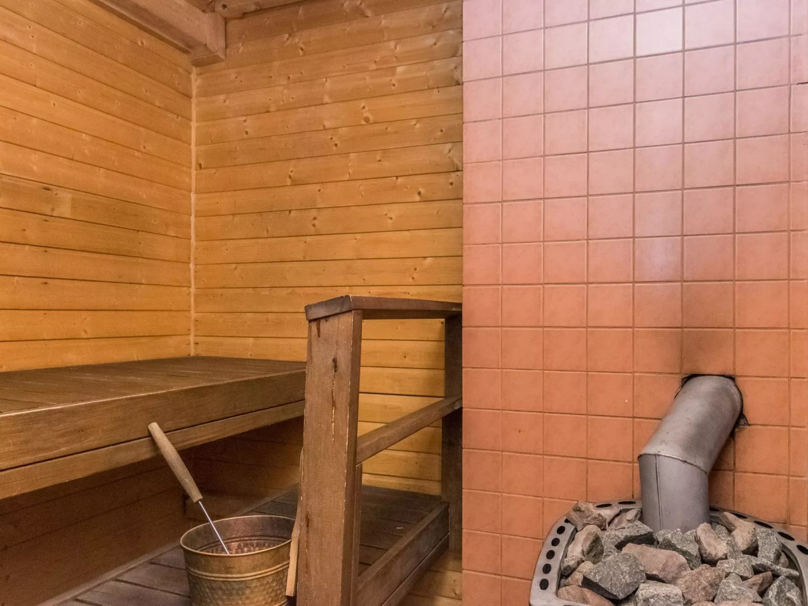 Metsola / huilinpaikka-Binnen