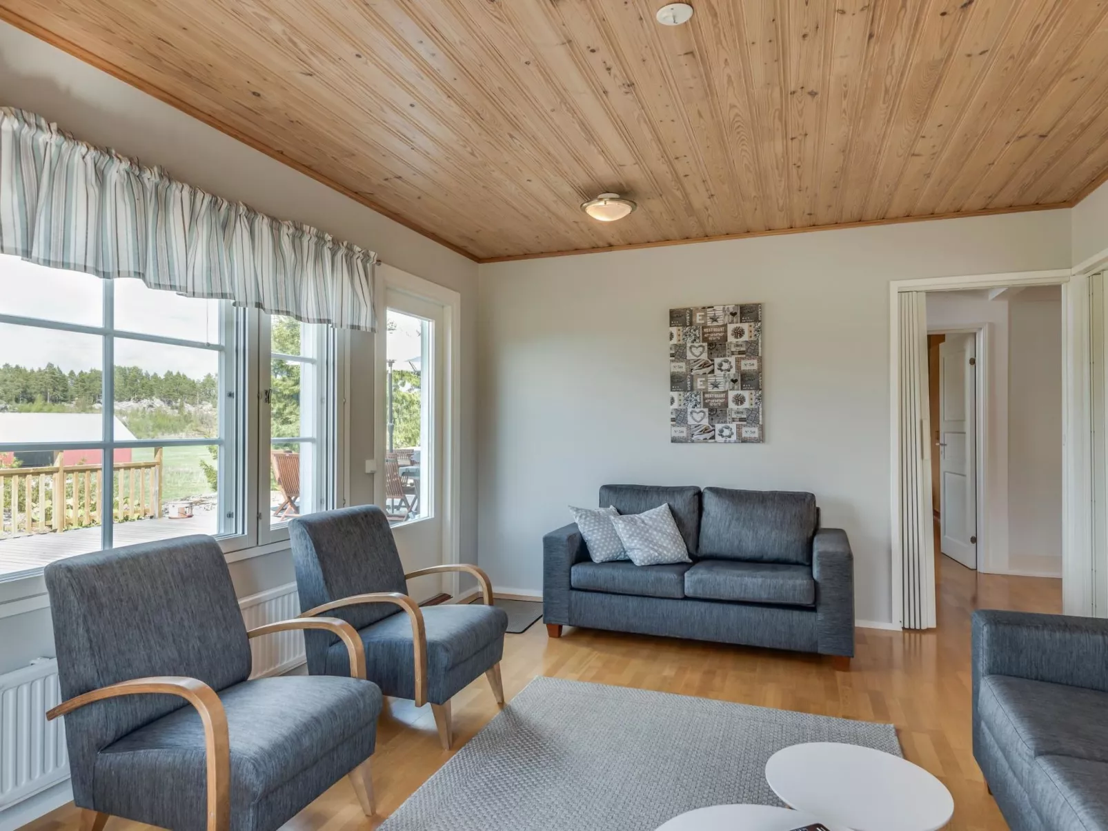 Villa pääsky-Binnen