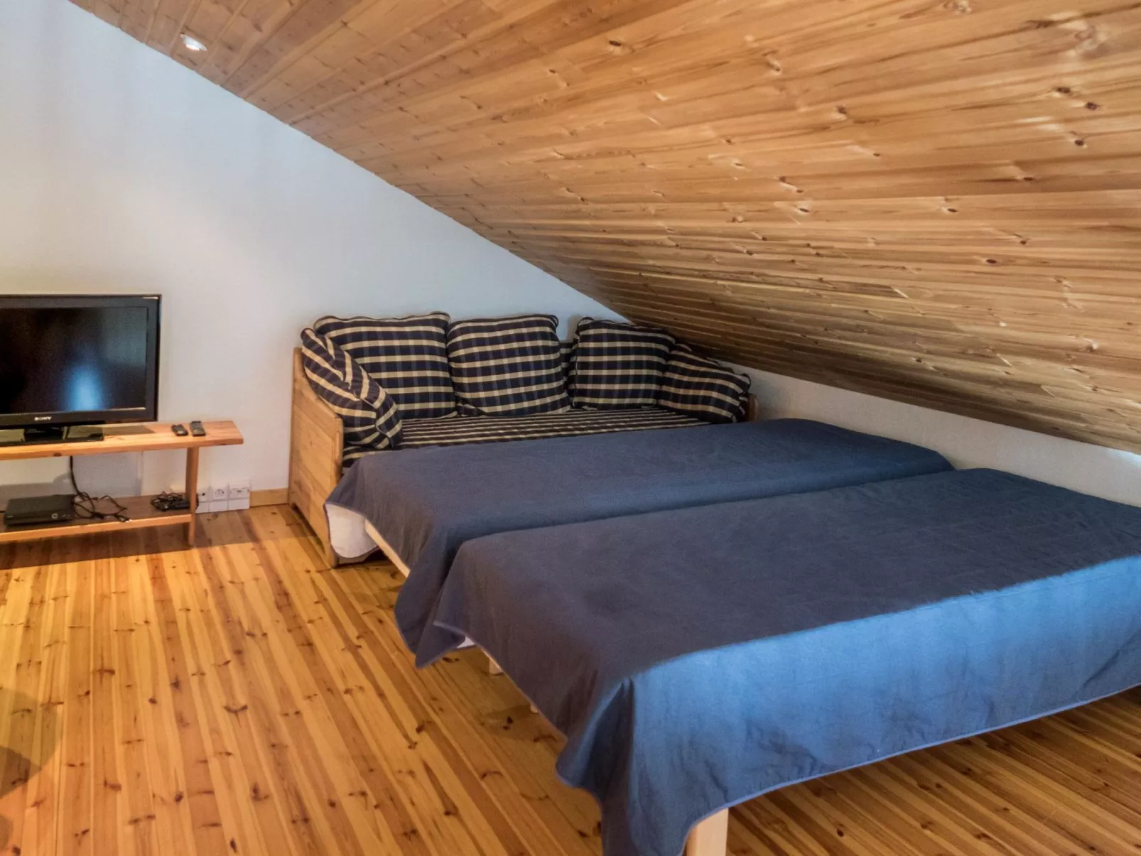 Latukatti 5 c-Binnen