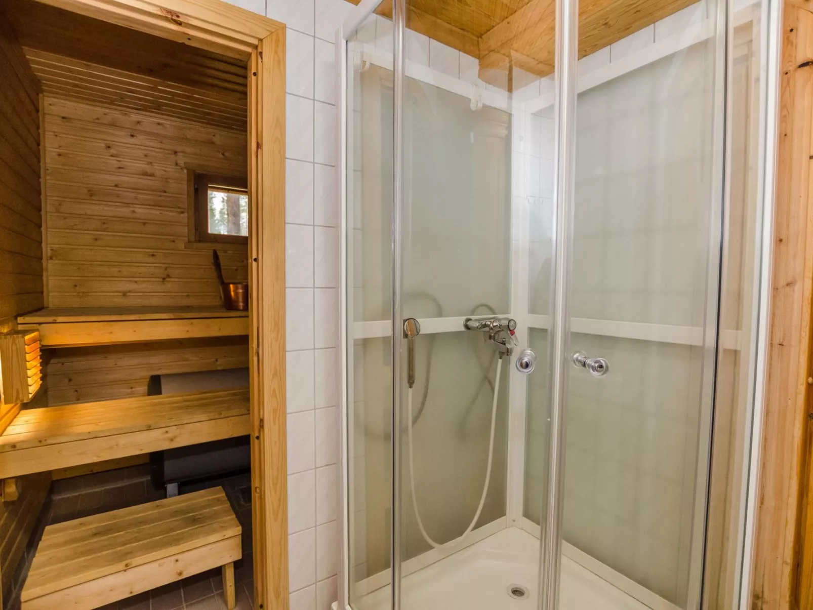 Karjalan veikko 2 b-Binnen