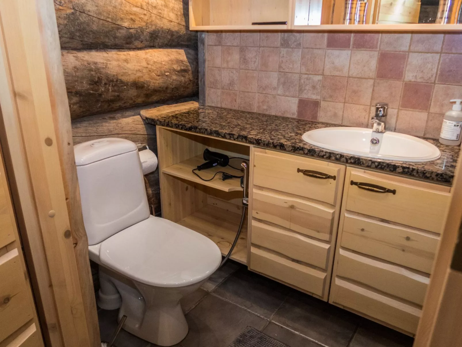 Voimapolku 4 a-Binnen