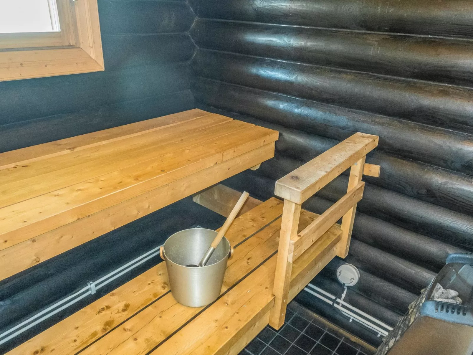 Aamunkoin rantatupa-Binnen