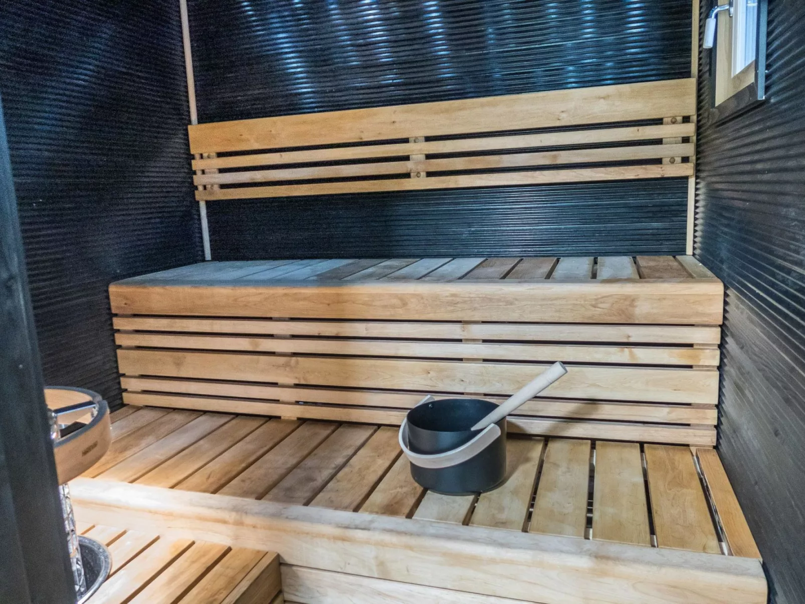 Kivilahti vuokatti-Binnen