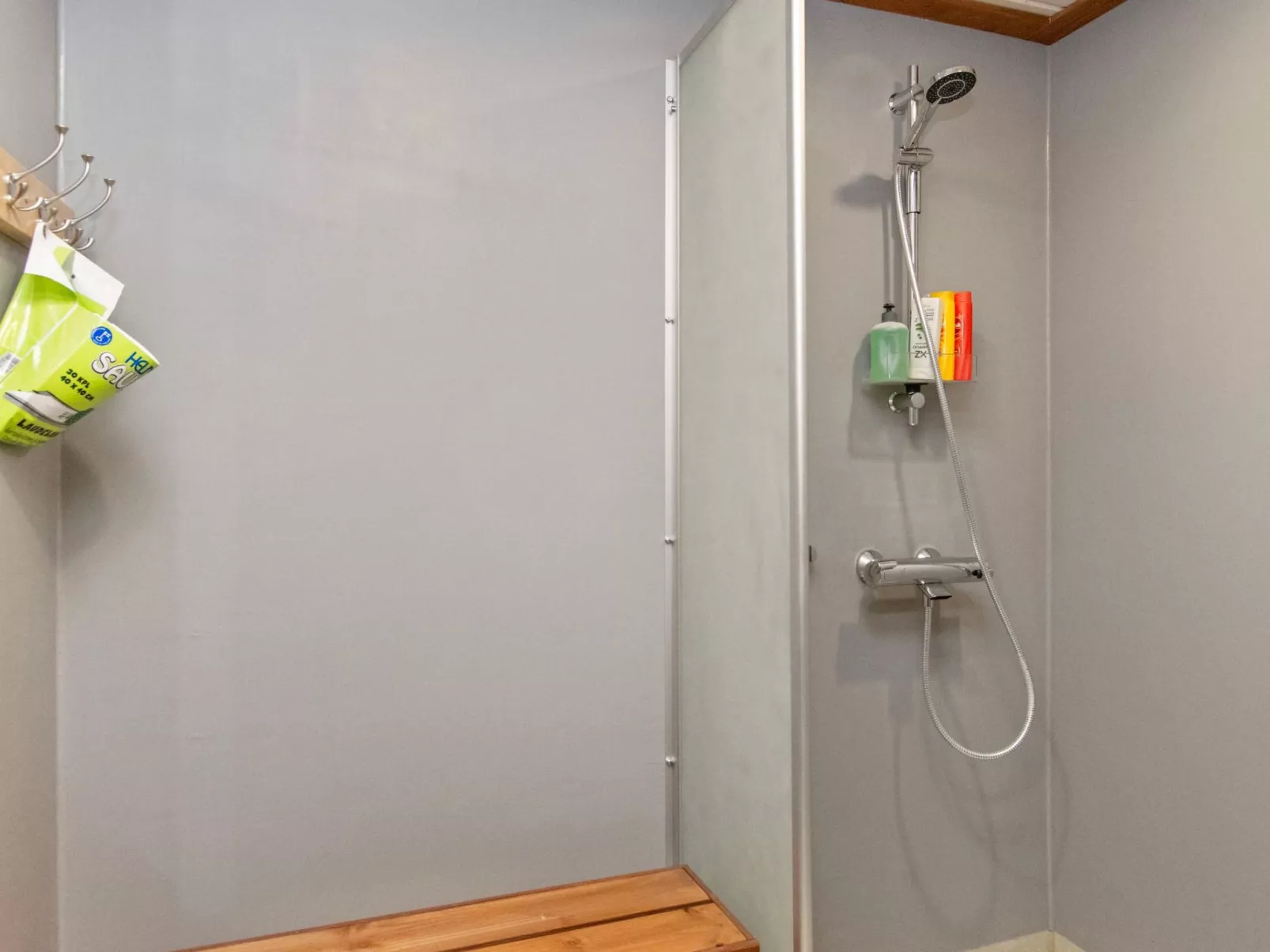 Kaislajärven huvila-Binnen