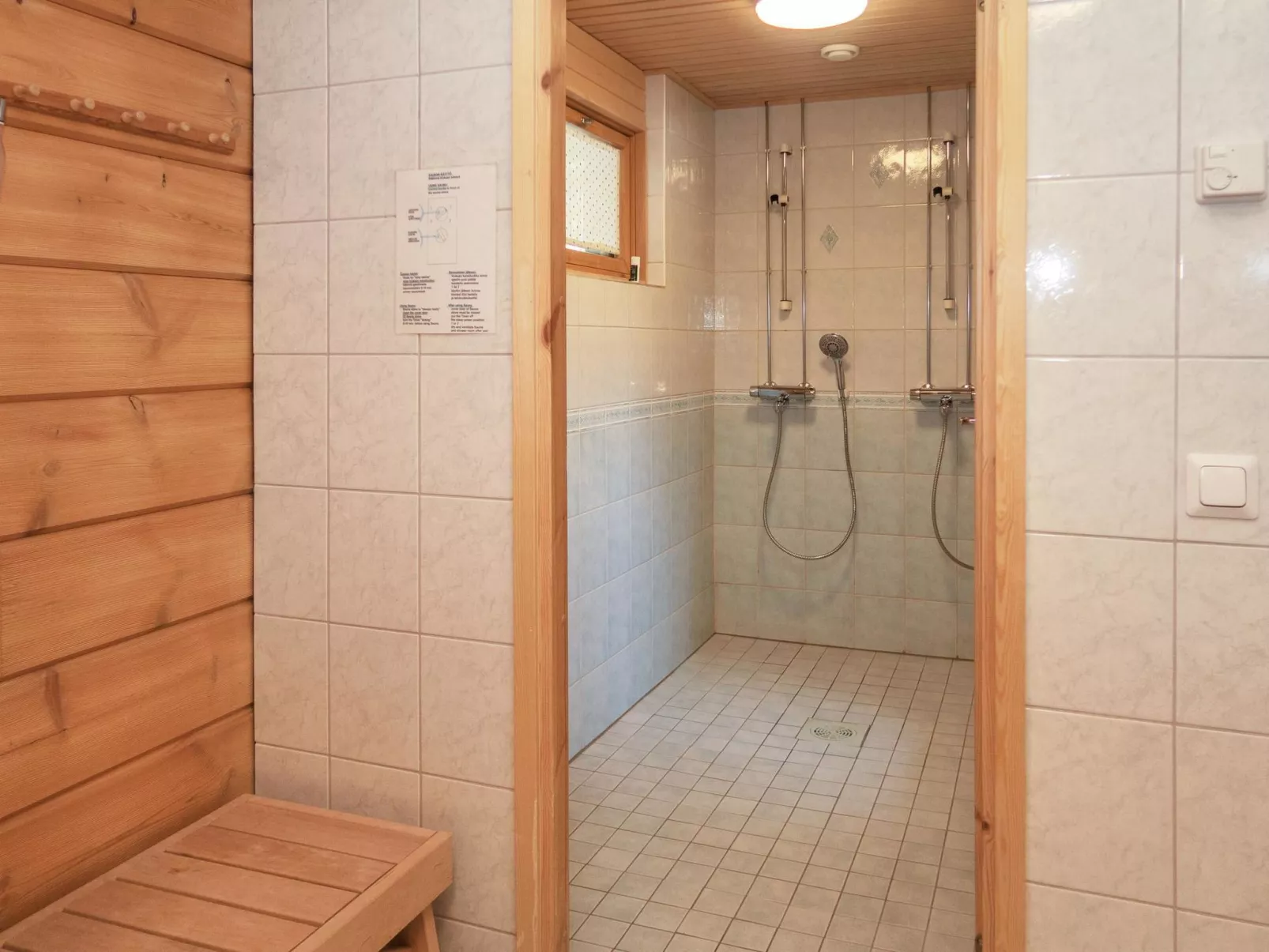 Villa rukaherttua-Binnen