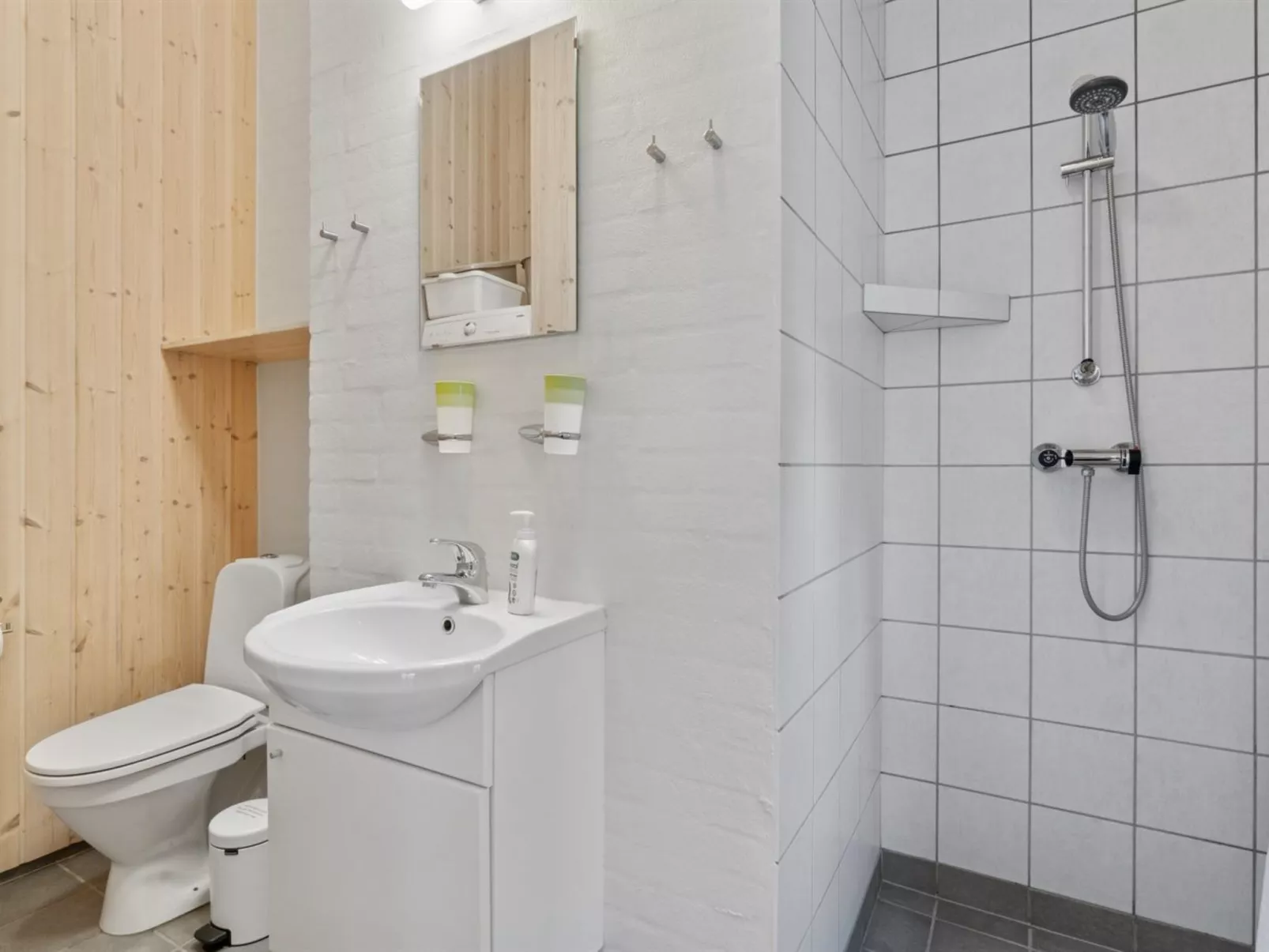 "Edna" - 500m from the sea-Binnen