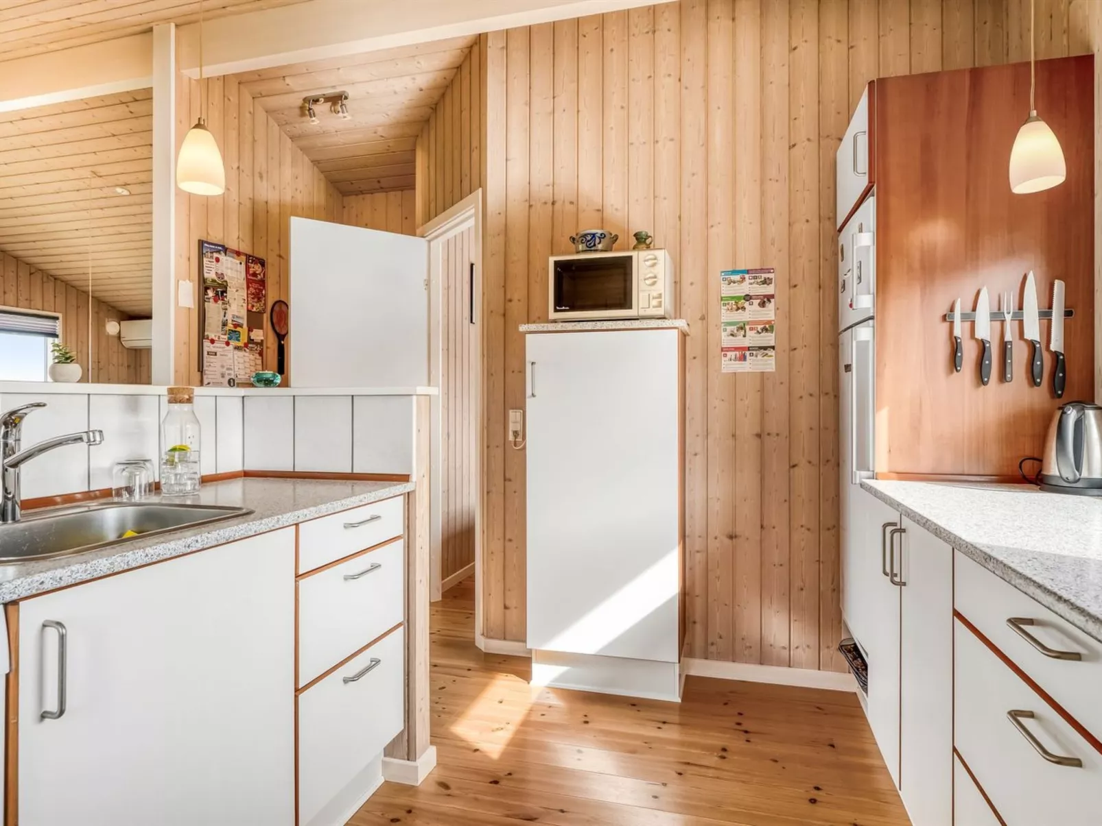 "Fridgerd" - 300m from the sea-Binnen