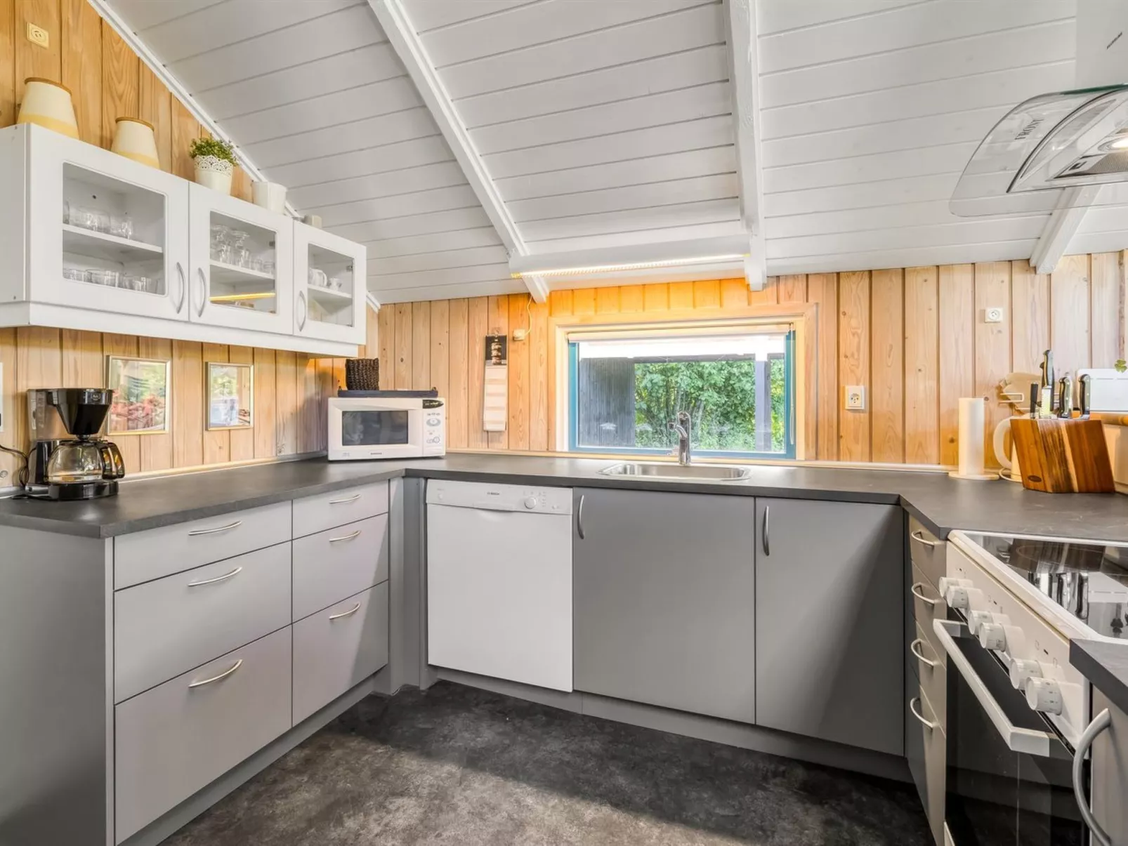 "Kai" - 400m from the sea-Binnen