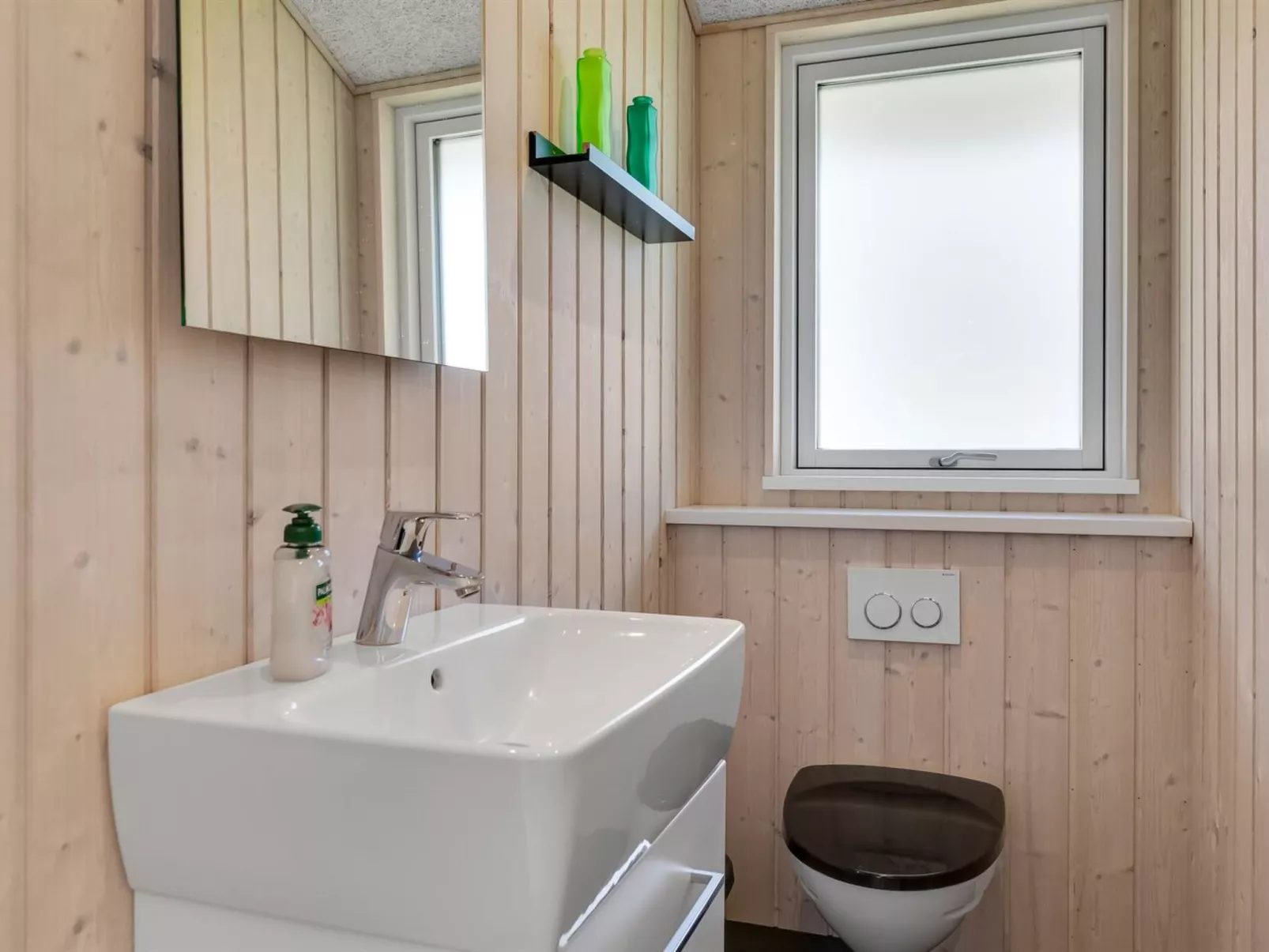 "Alfwin" - 300m from the sea-Binnen