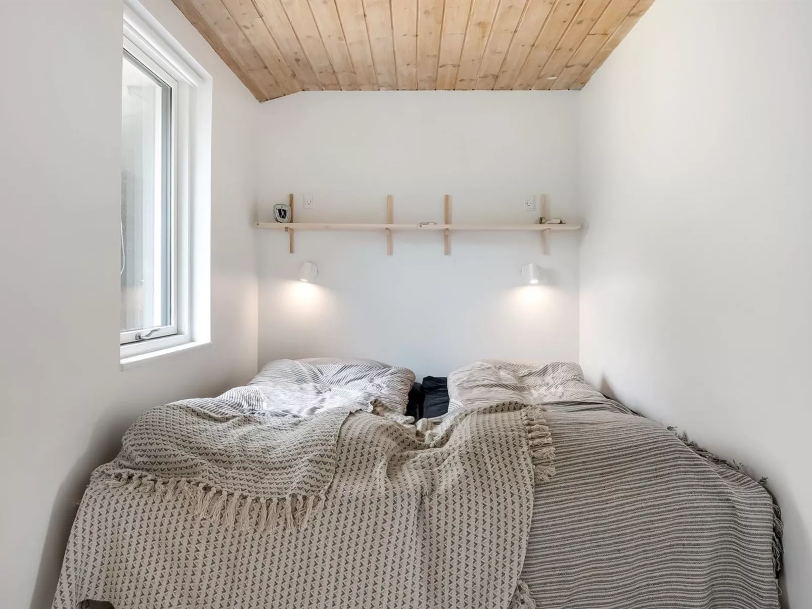 "Donka" - 25m from the sea-Binnen