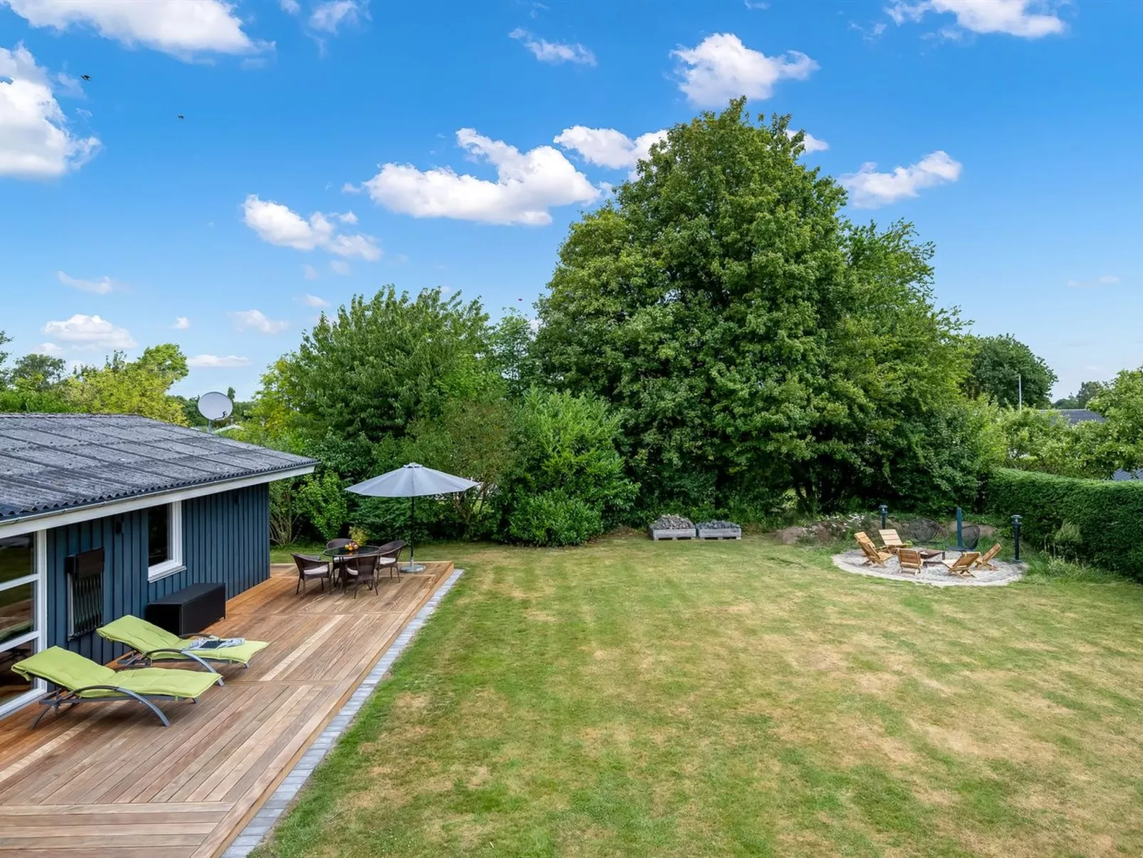 "Ellie" - 500m from the sea-Buiten