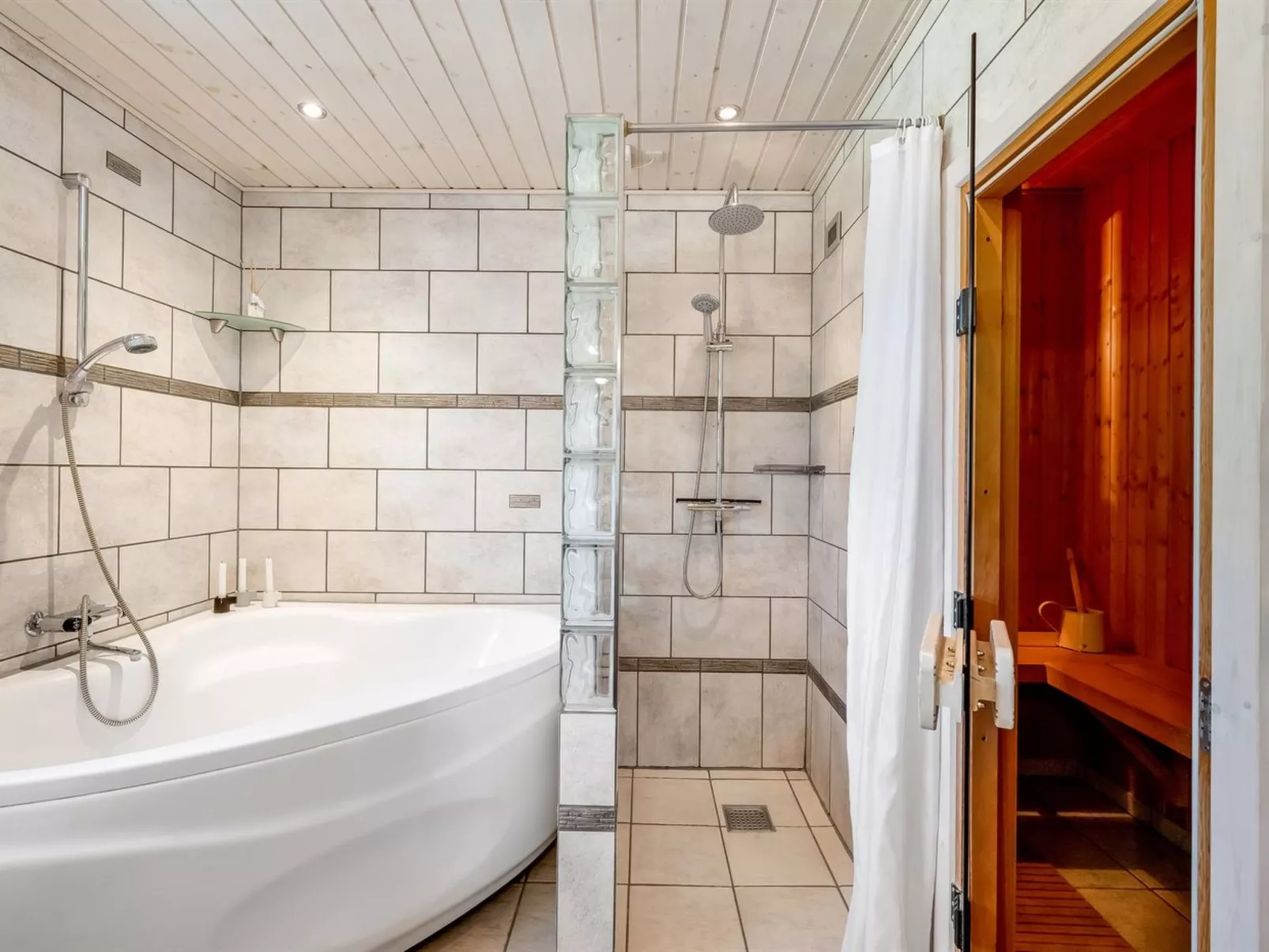 "Lillebror" - 12km from the sea-Binnen