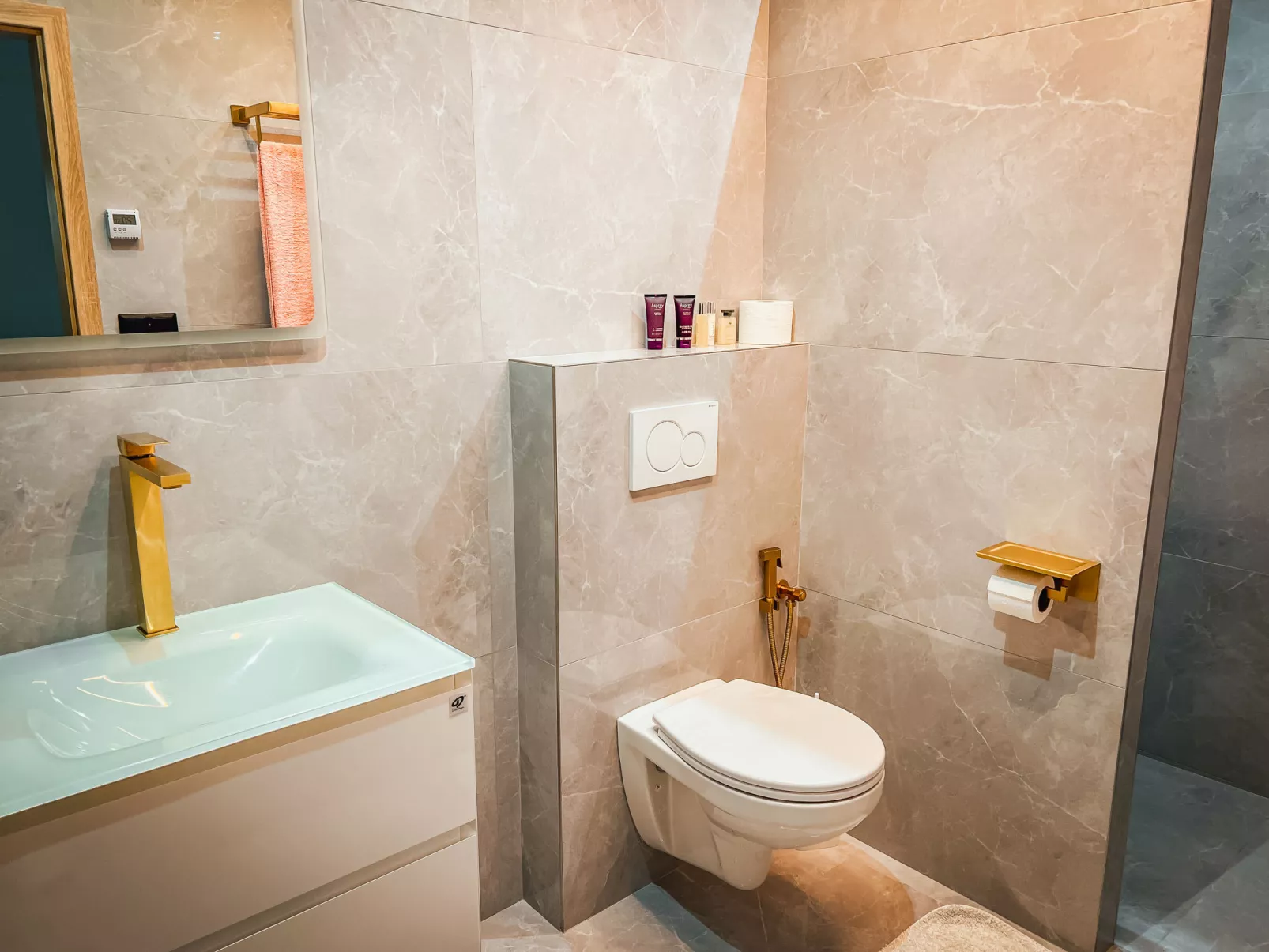 Party & Friends Villa-Binnen