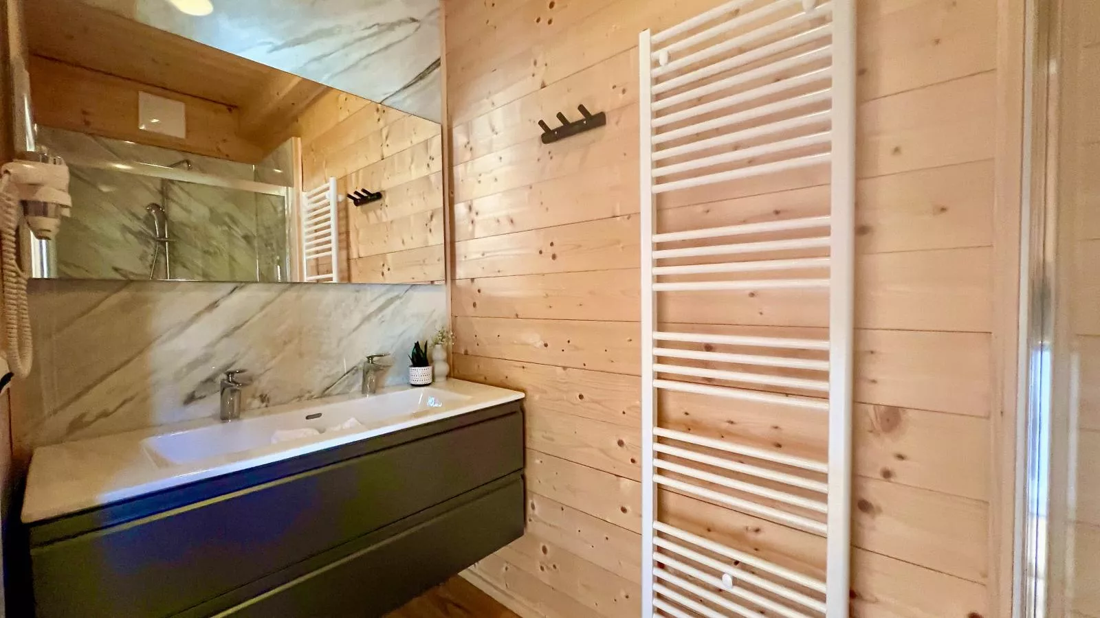 Rattendorf 1A-Badkamer