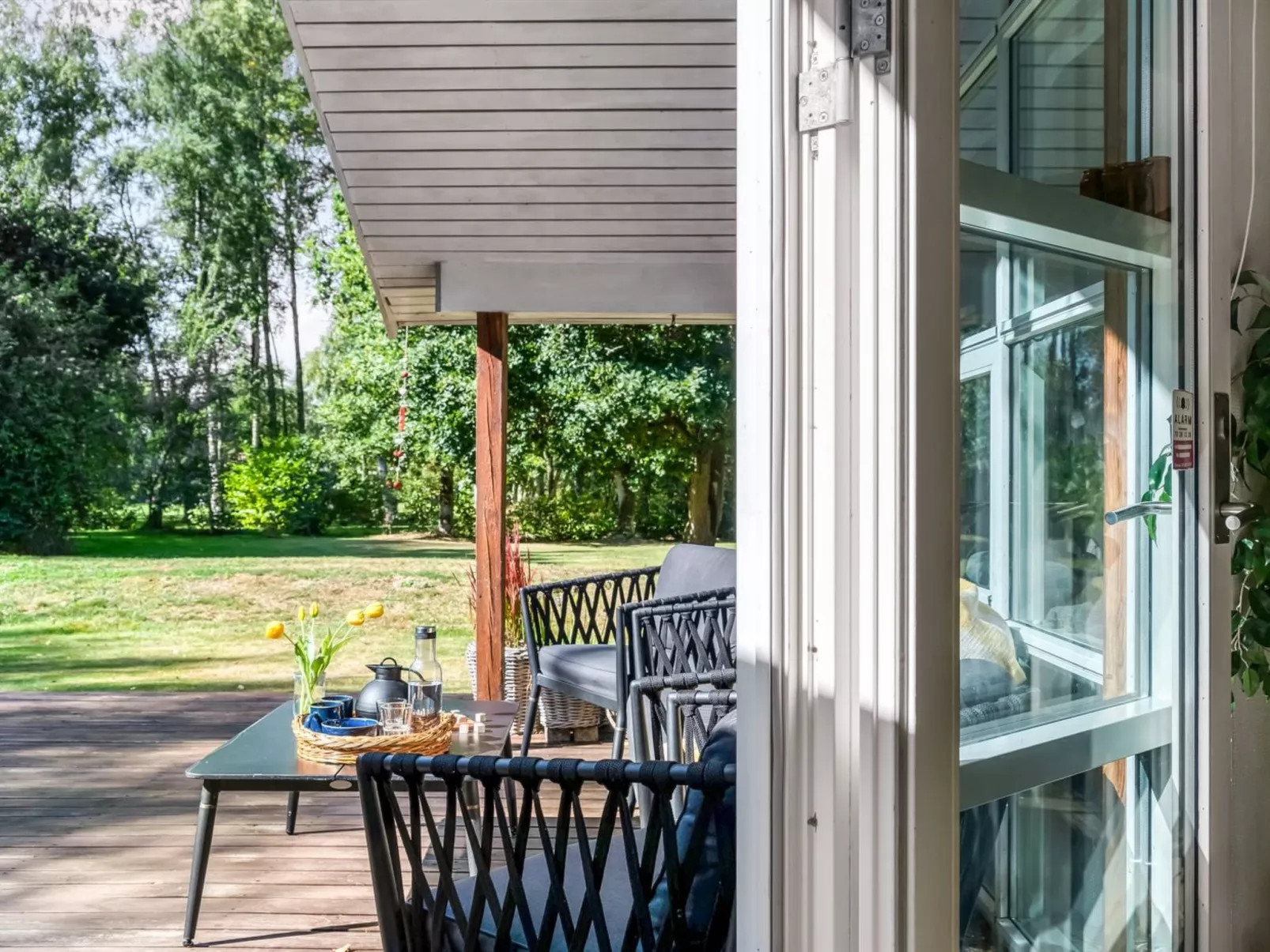 "Swarthofthi" - 340m to the fjord-Buiten