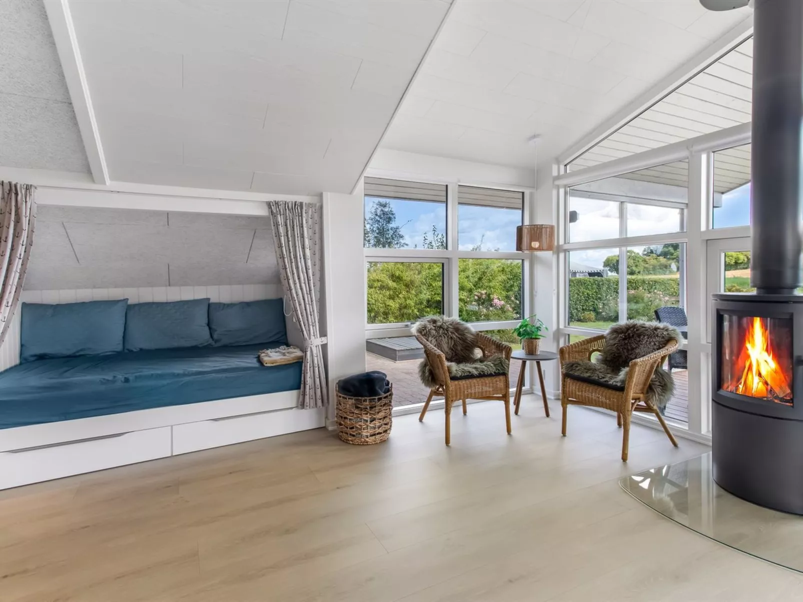 "Eisa" - 75m from the sea-Binnen