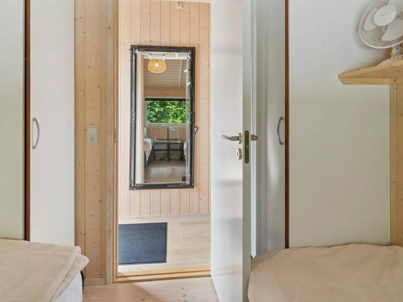 "Emelita" - 175m from the sea-Binnen