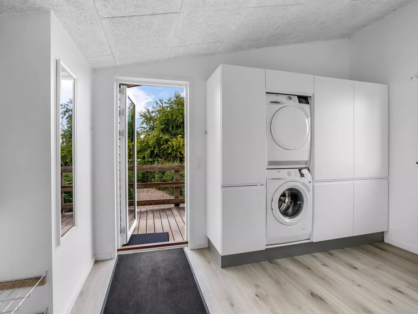 "Fin" - 150m from the sea-Binnen