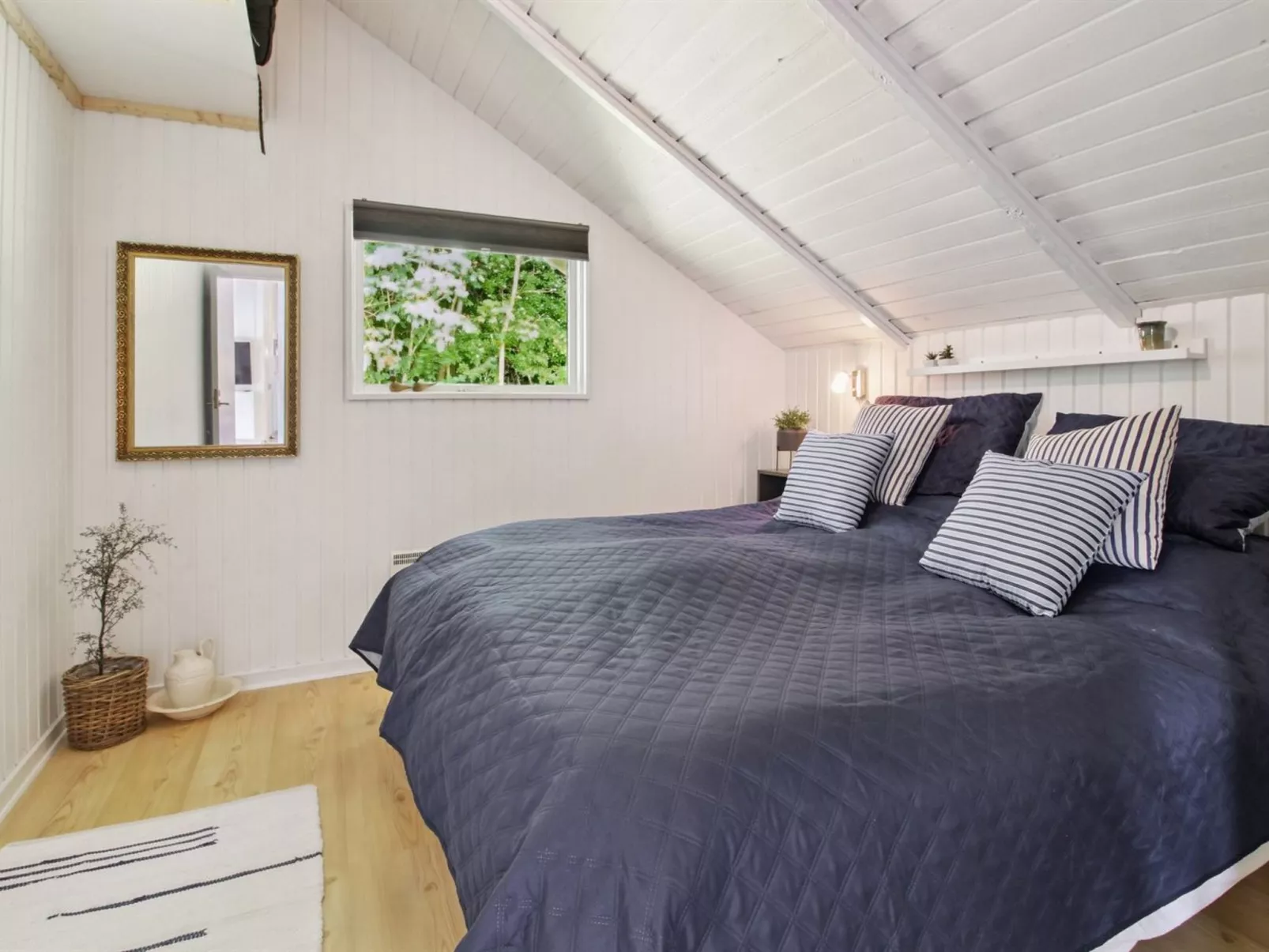 "Helke" - 30km from the sea-Binnen