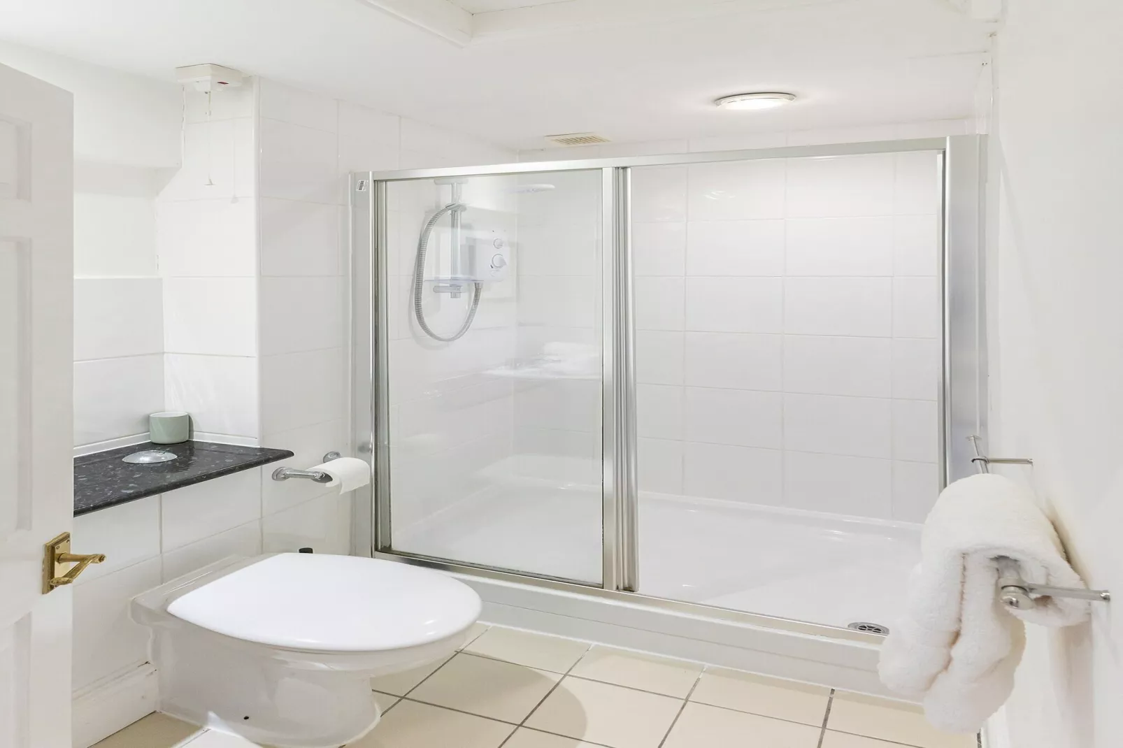 EN_DBY009_Standard Single Room - Shared-Badkamer