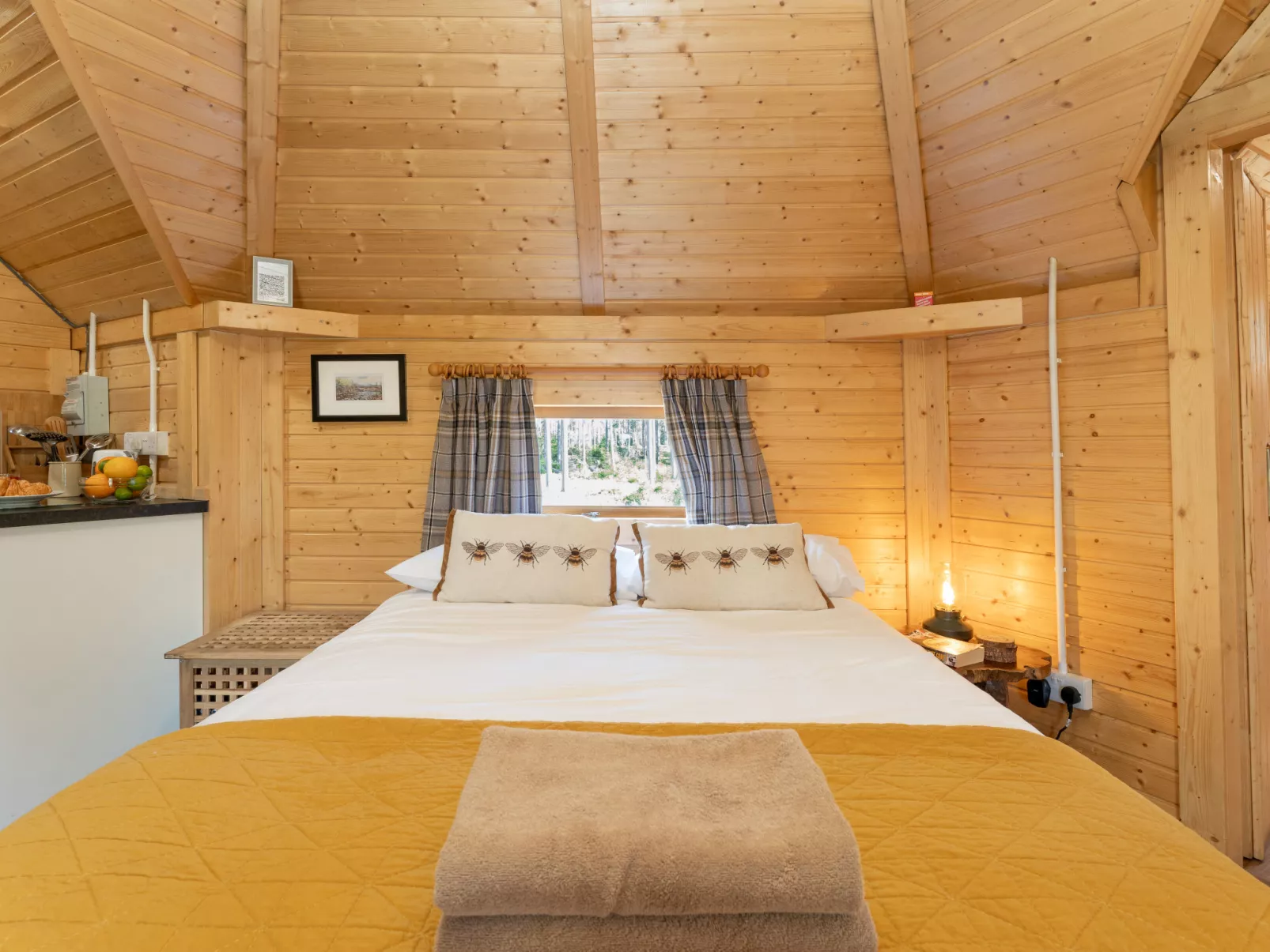 Ghillie’s Bothy-Binnen