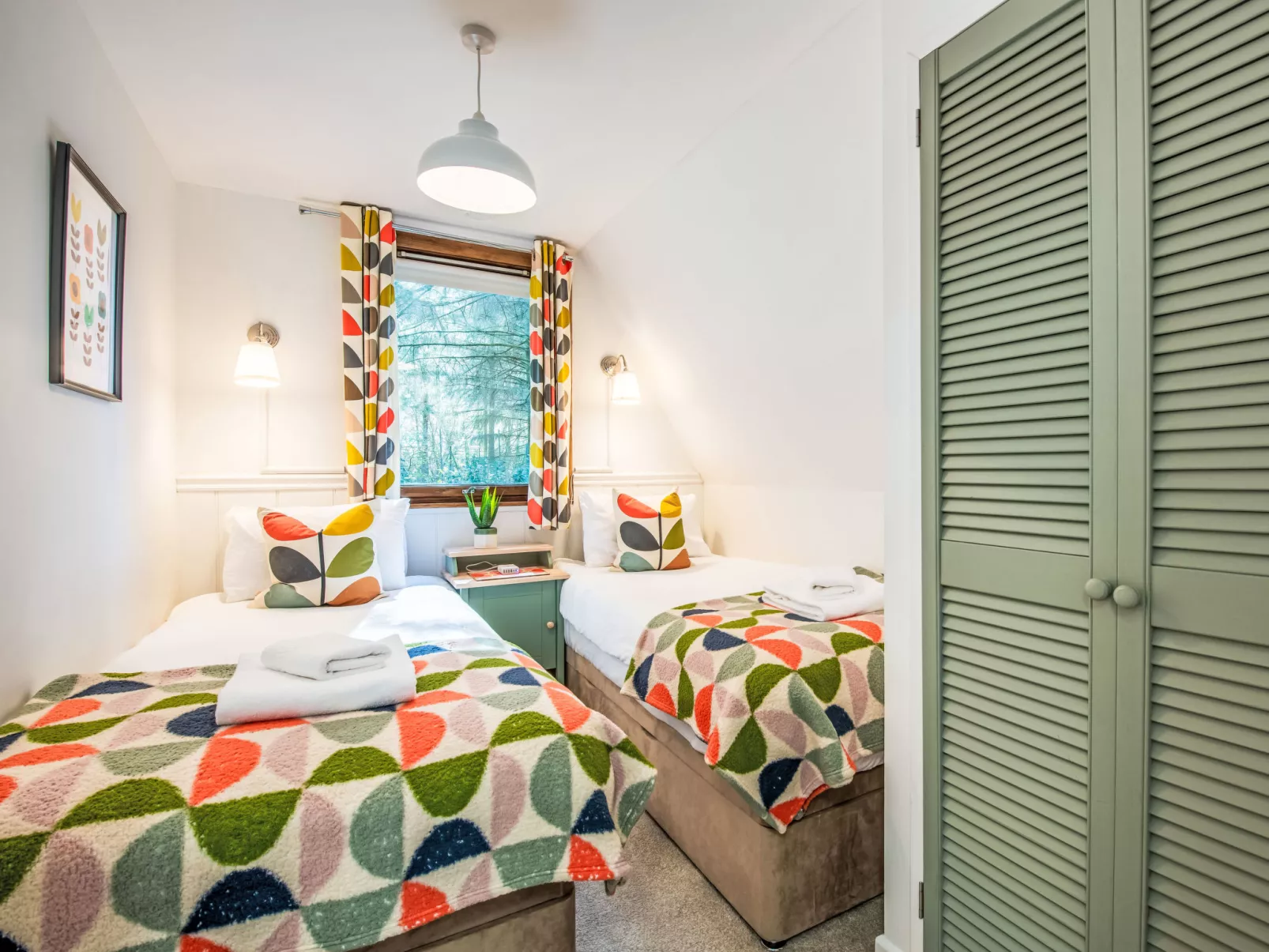 Pine Needle Lodge-Binnen