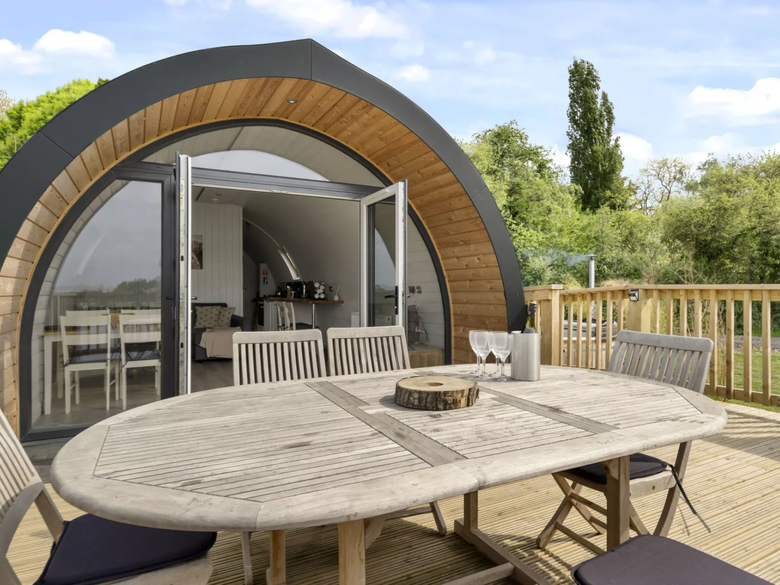 The Highland Camping Pod-Buiten