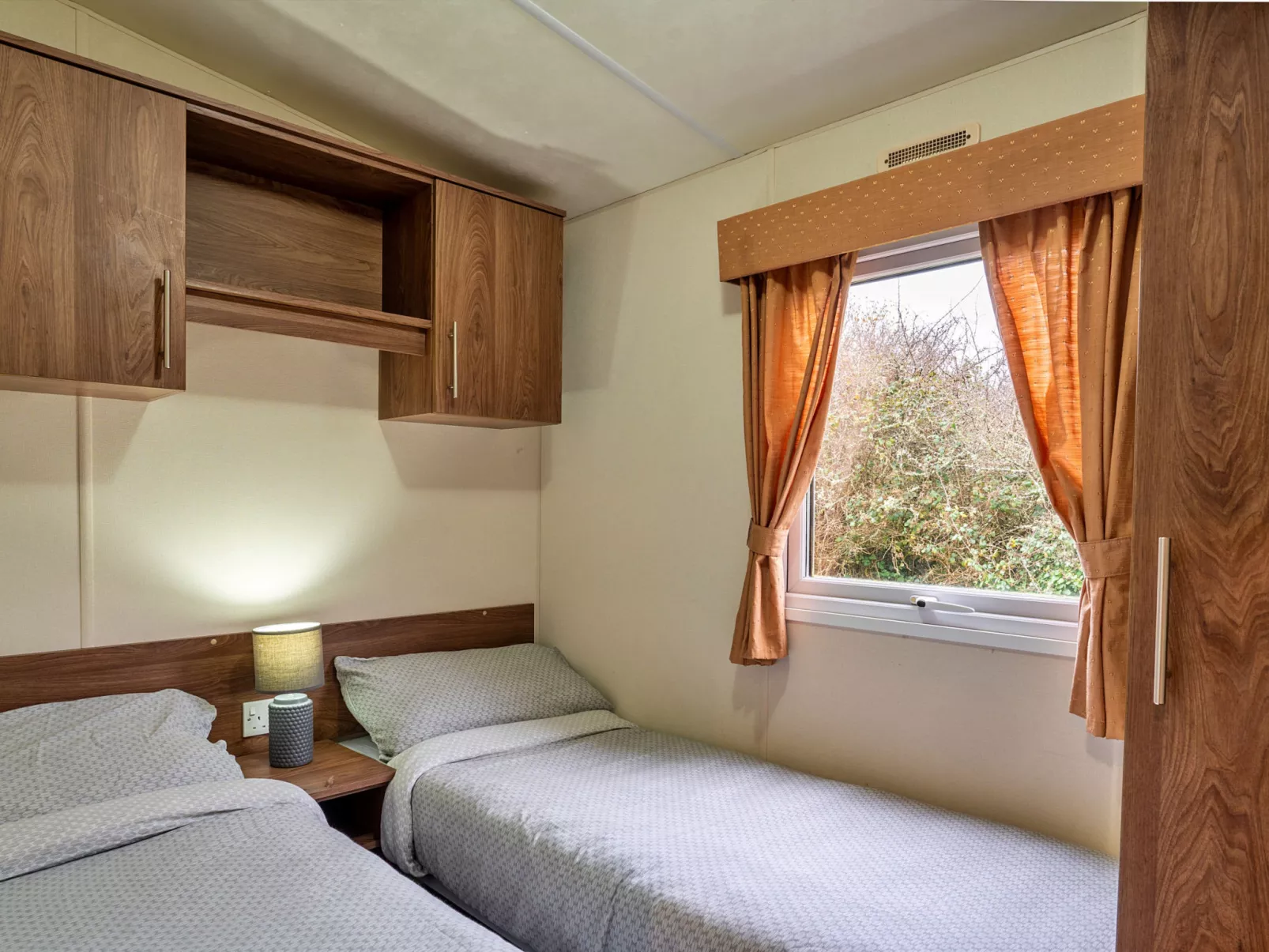 Phoenix Retreat-Binnen