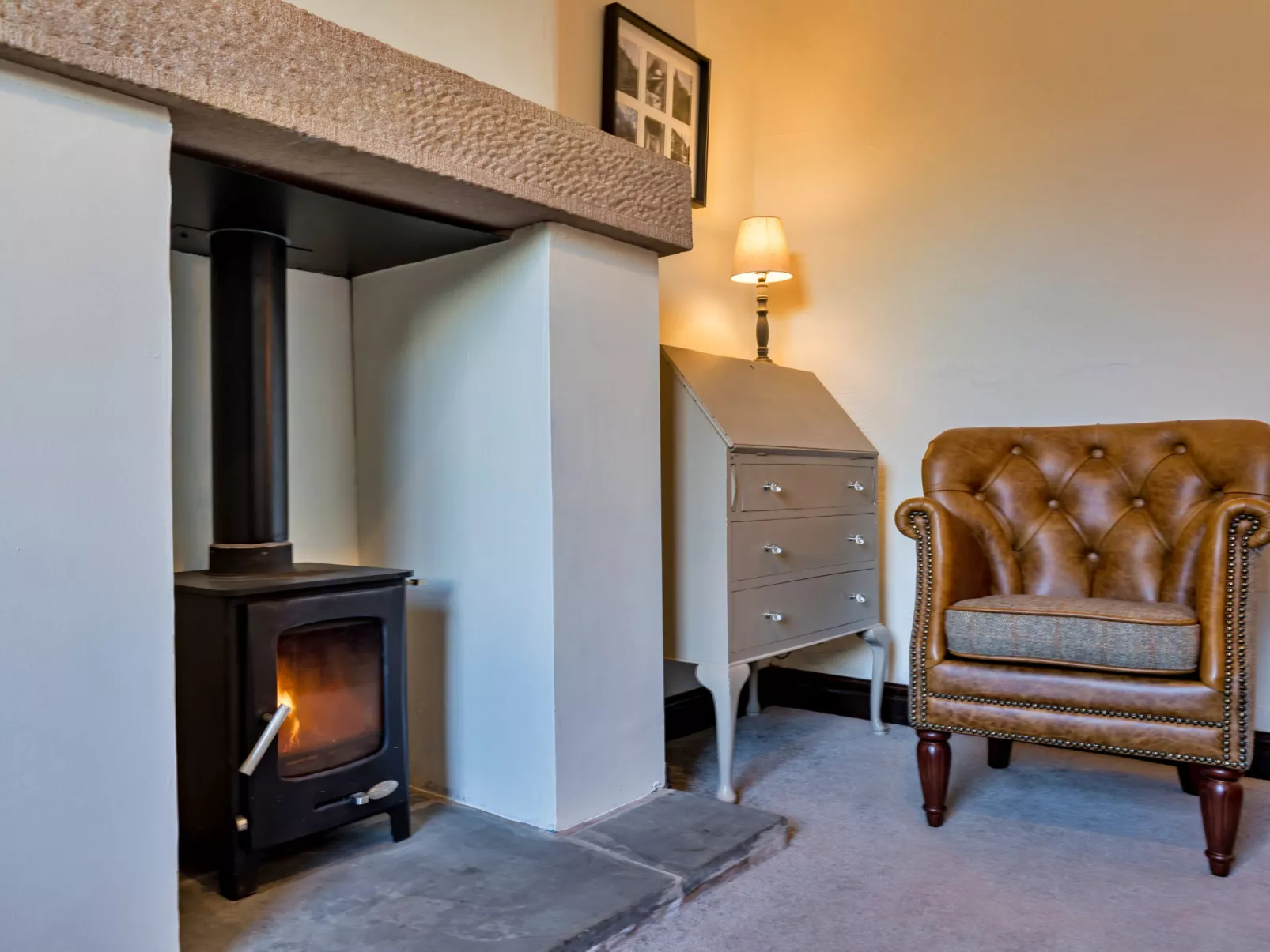 Spring Cottage-Binnen