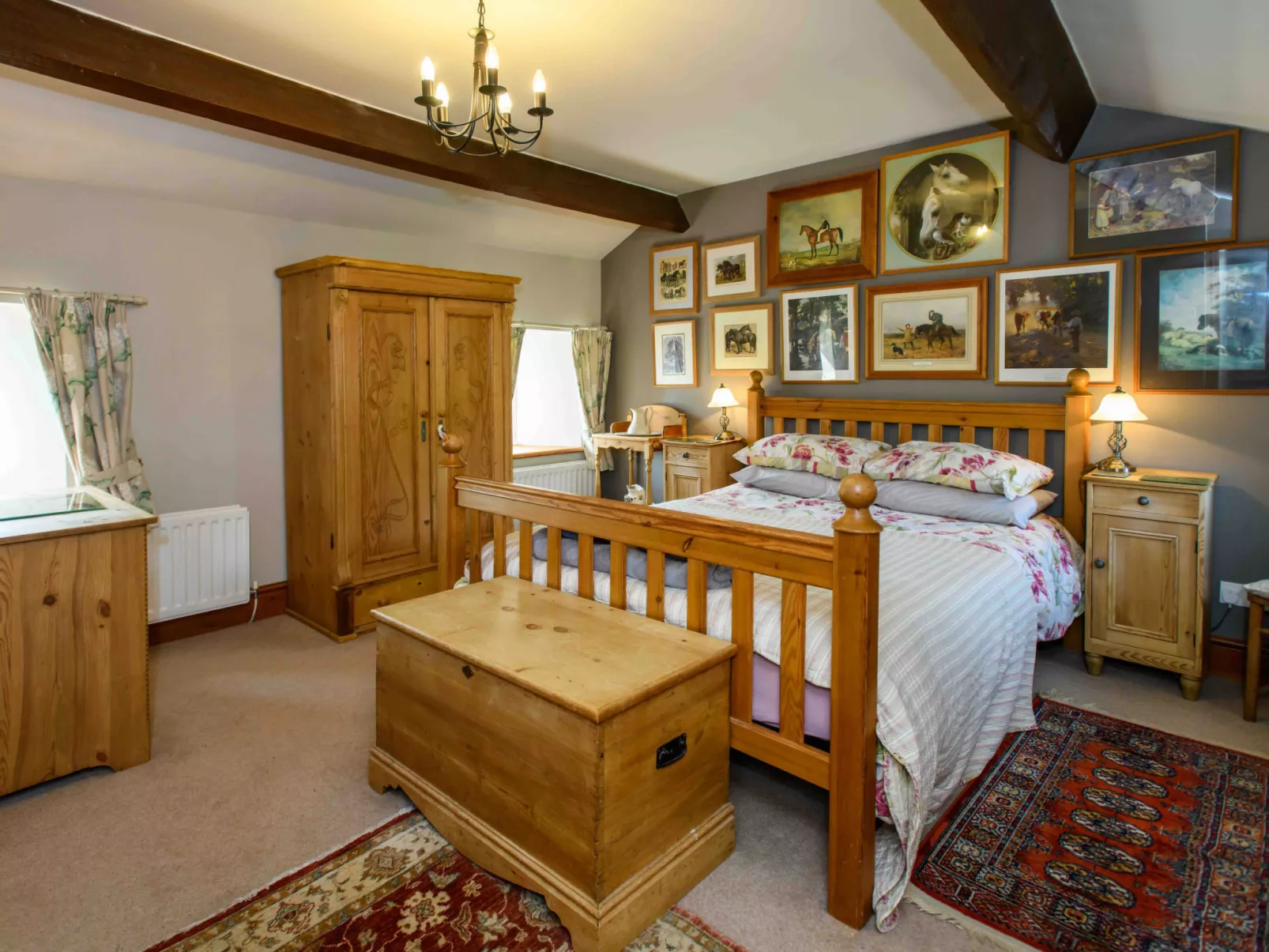 Shepherds Cottage at Mile House Farm-Binnen