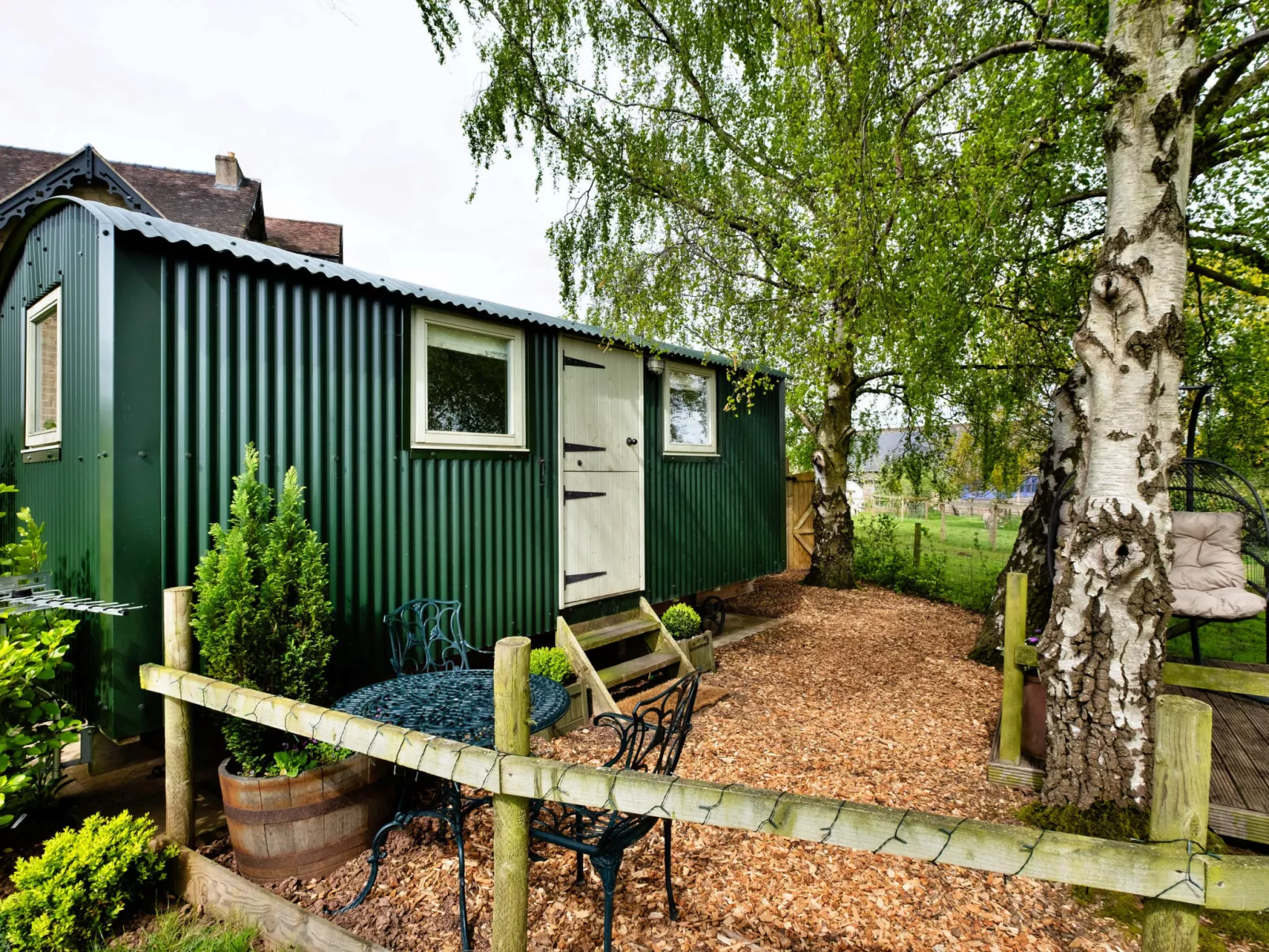 Hay and Hedgerow Glamping-Buiten